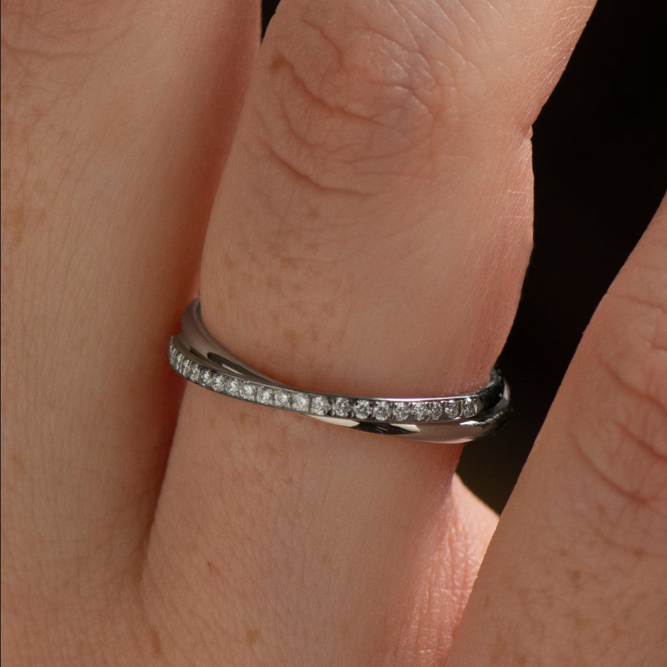 Infinity Diamonds Interlocking Ring