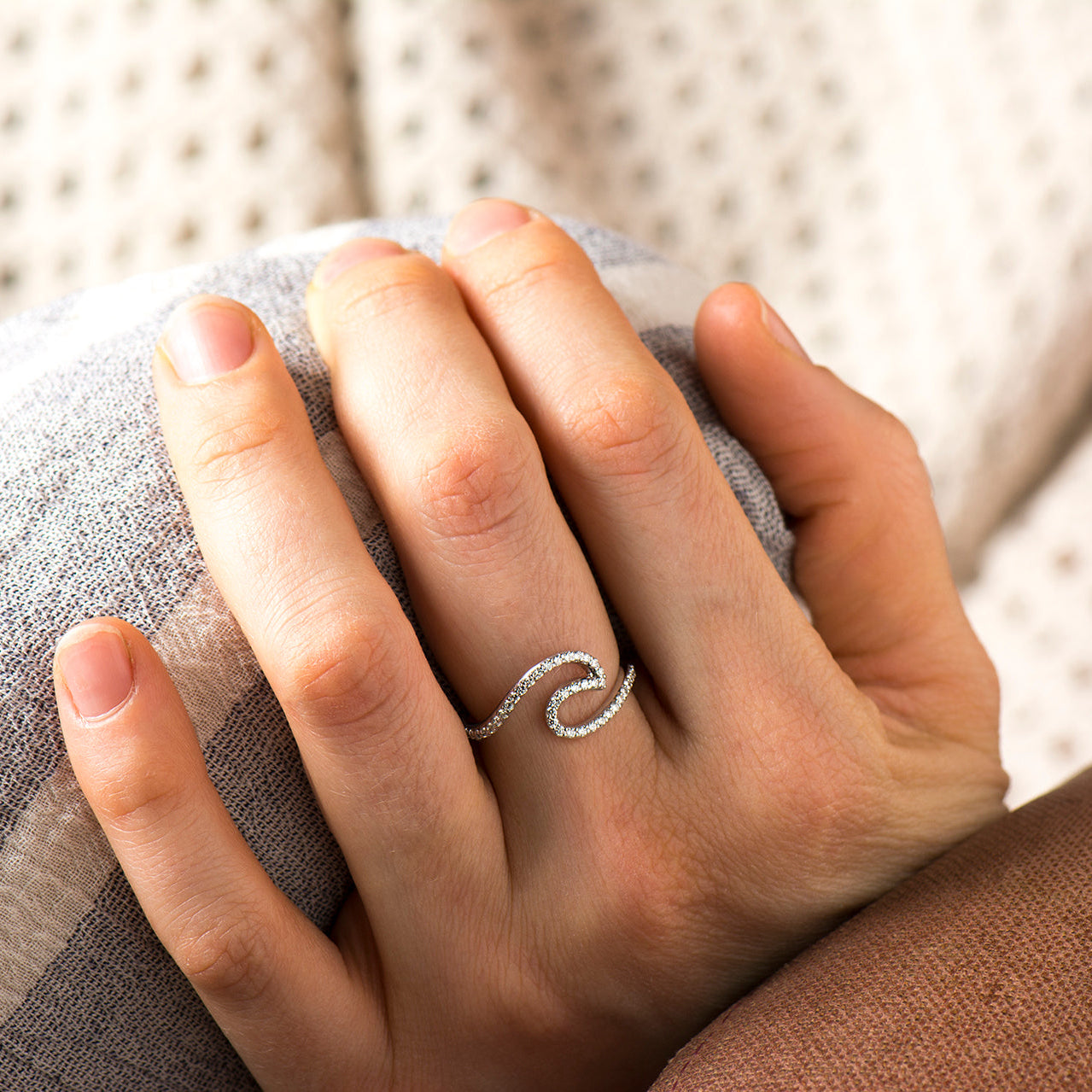 Wave Diamonds Ring