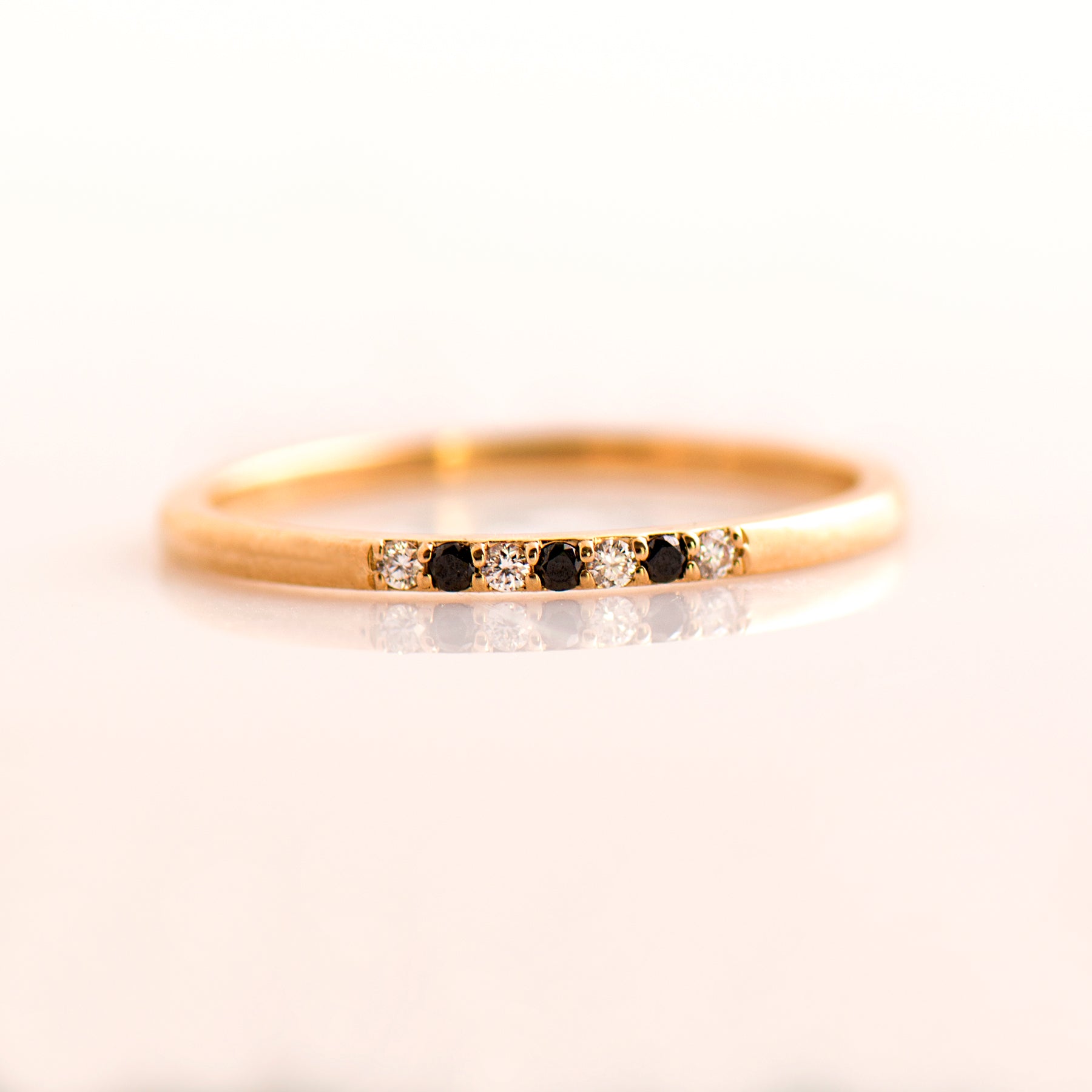 Alternating White & Black Diamonds Ring