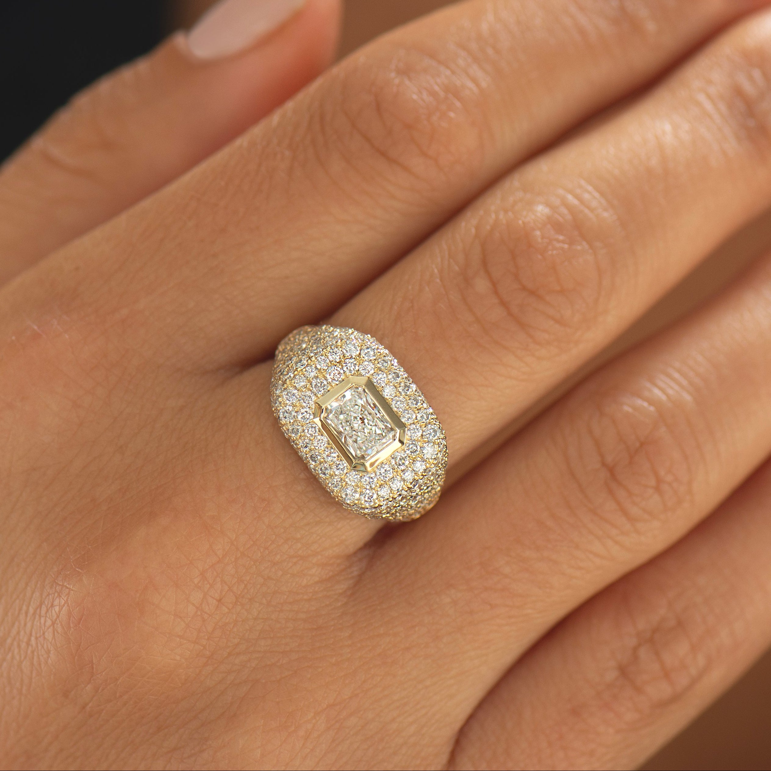 Chic Diamond Signet Ring