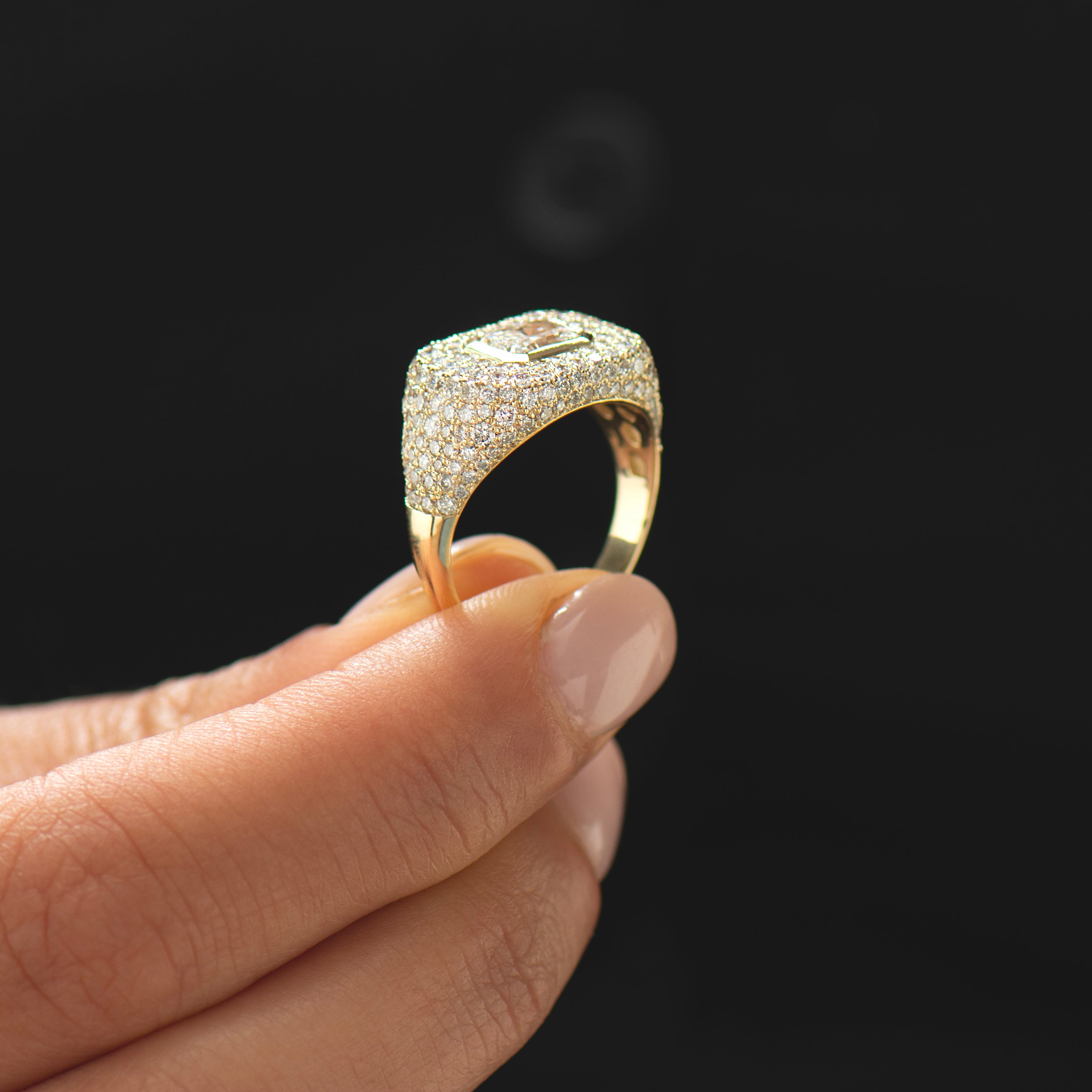 Chic Diamond Signet Ring