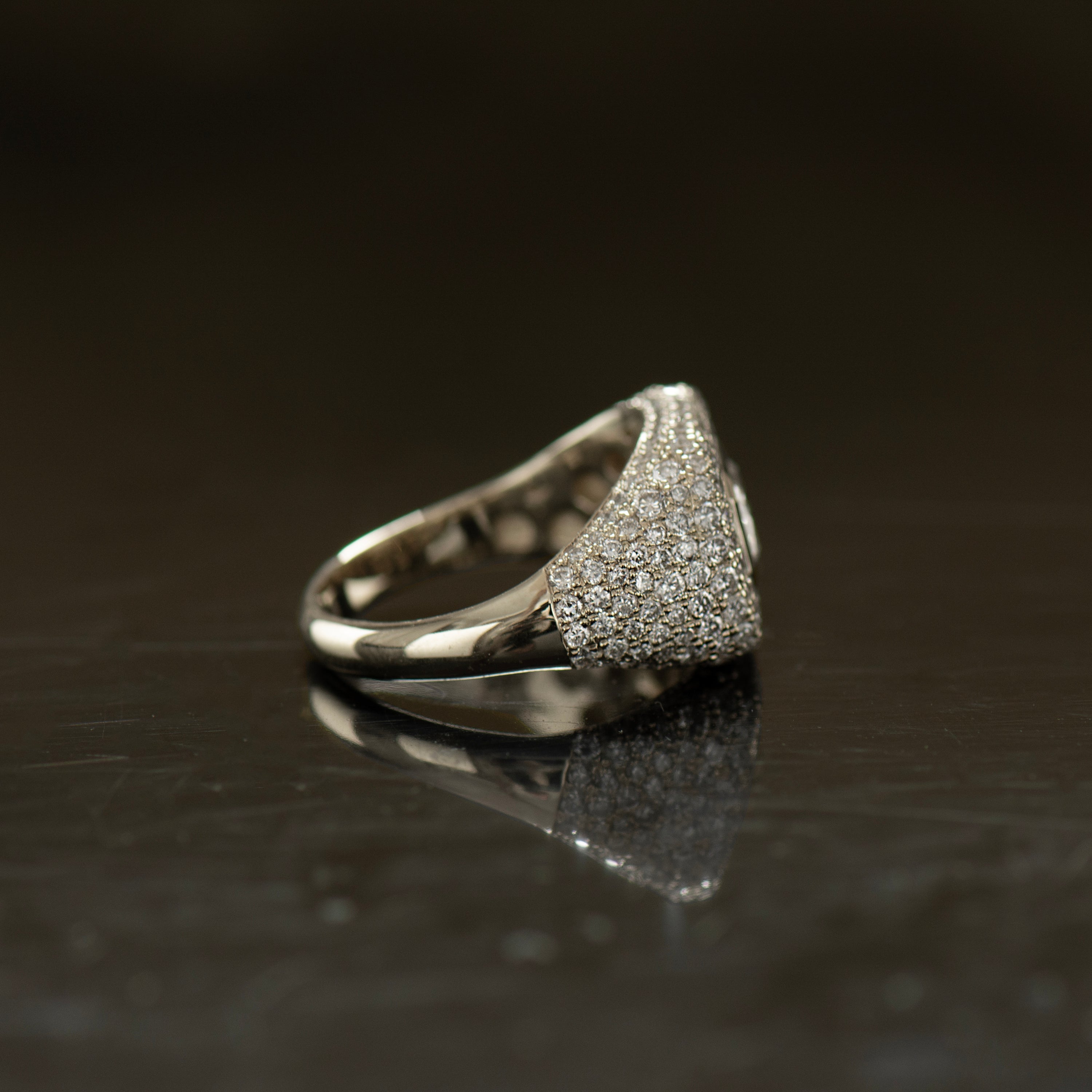 Chic Diamond Signet Ring