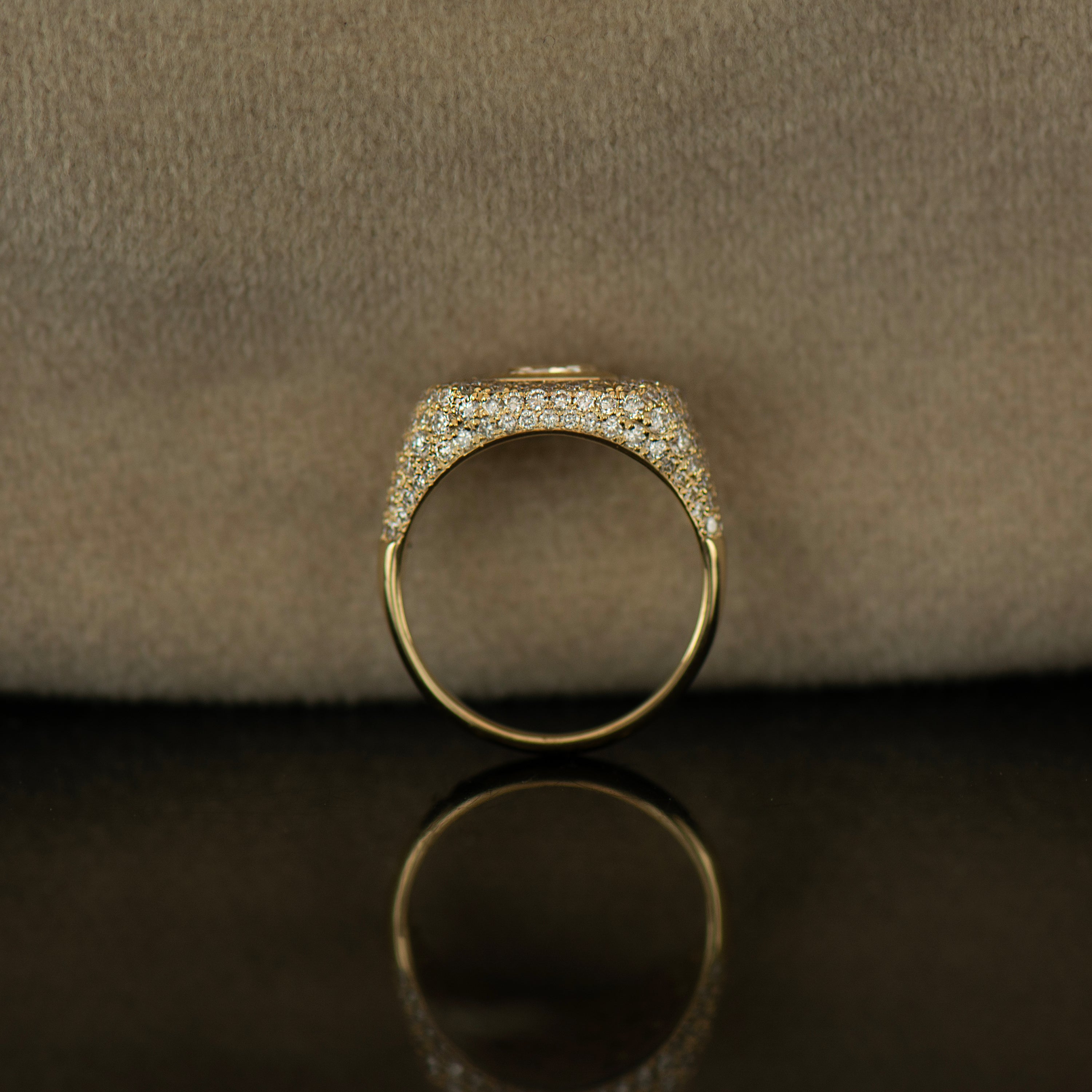 Chic Diamond Signet Ring