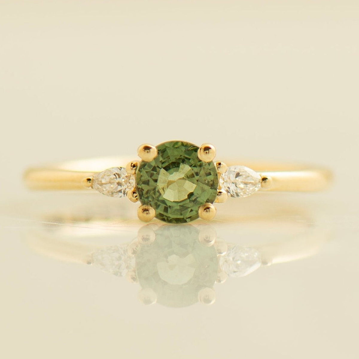 Green Sapphire Engagement Ring - Round