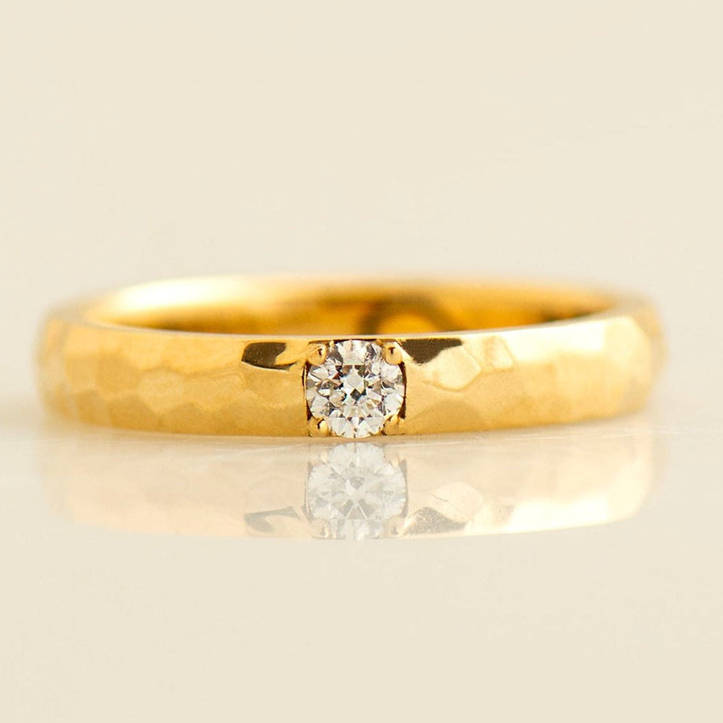 3 mm Hammered Single Diamond Ring