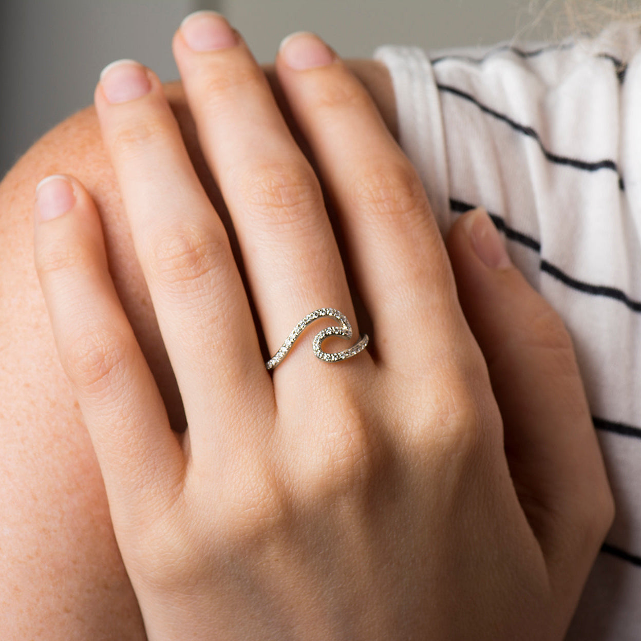 Wave Diamonds Ring