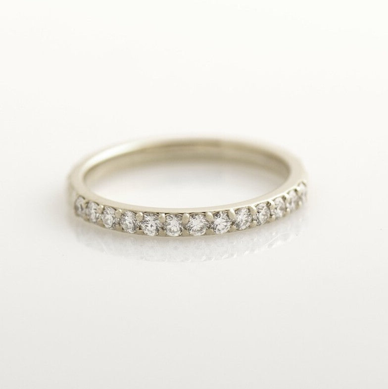 2MM Hammered Pave Diamond Ring
