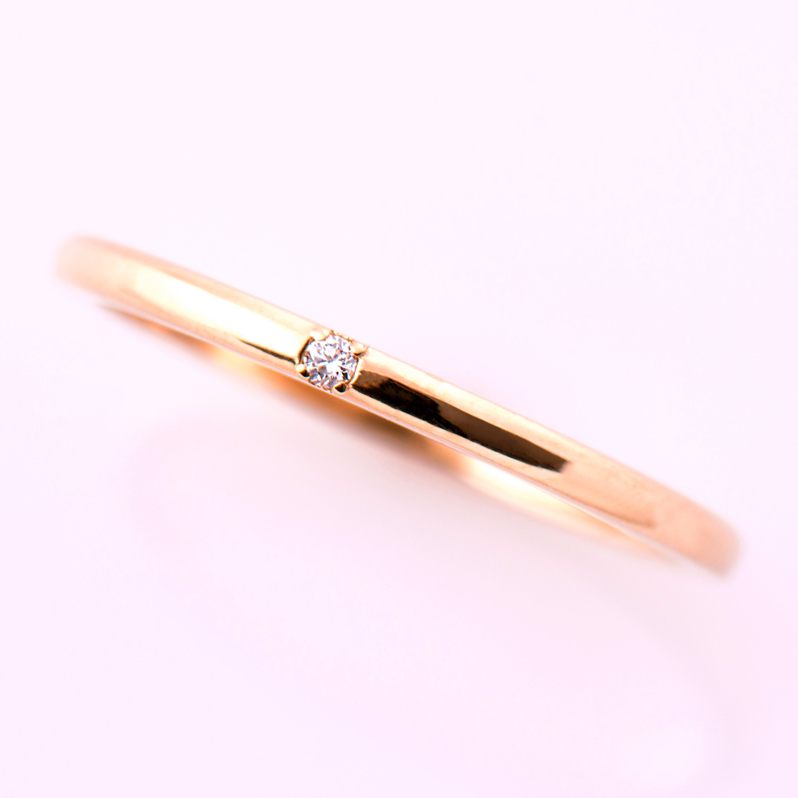 1.5 mm Single Diamond Ring