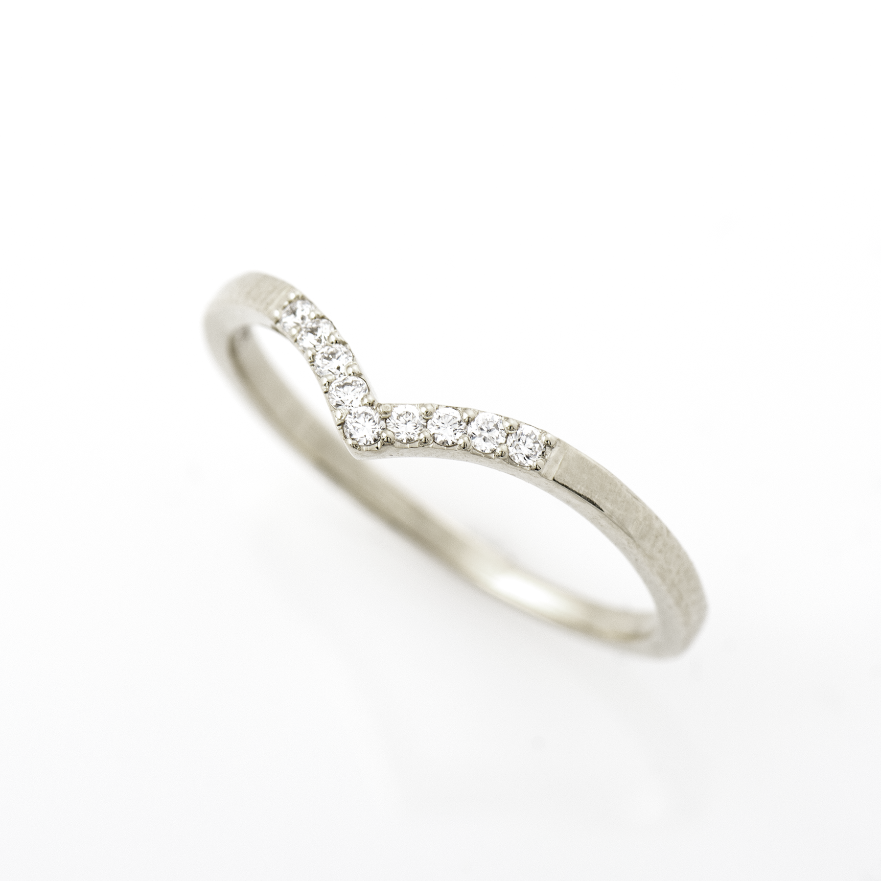 V Shape 9 Diamonds Ring