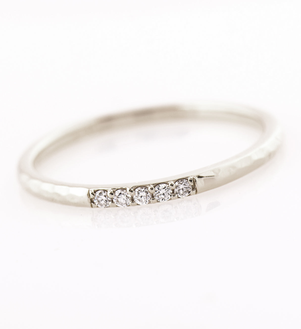 1.5 mm Hammered 5 Diamonds Ring