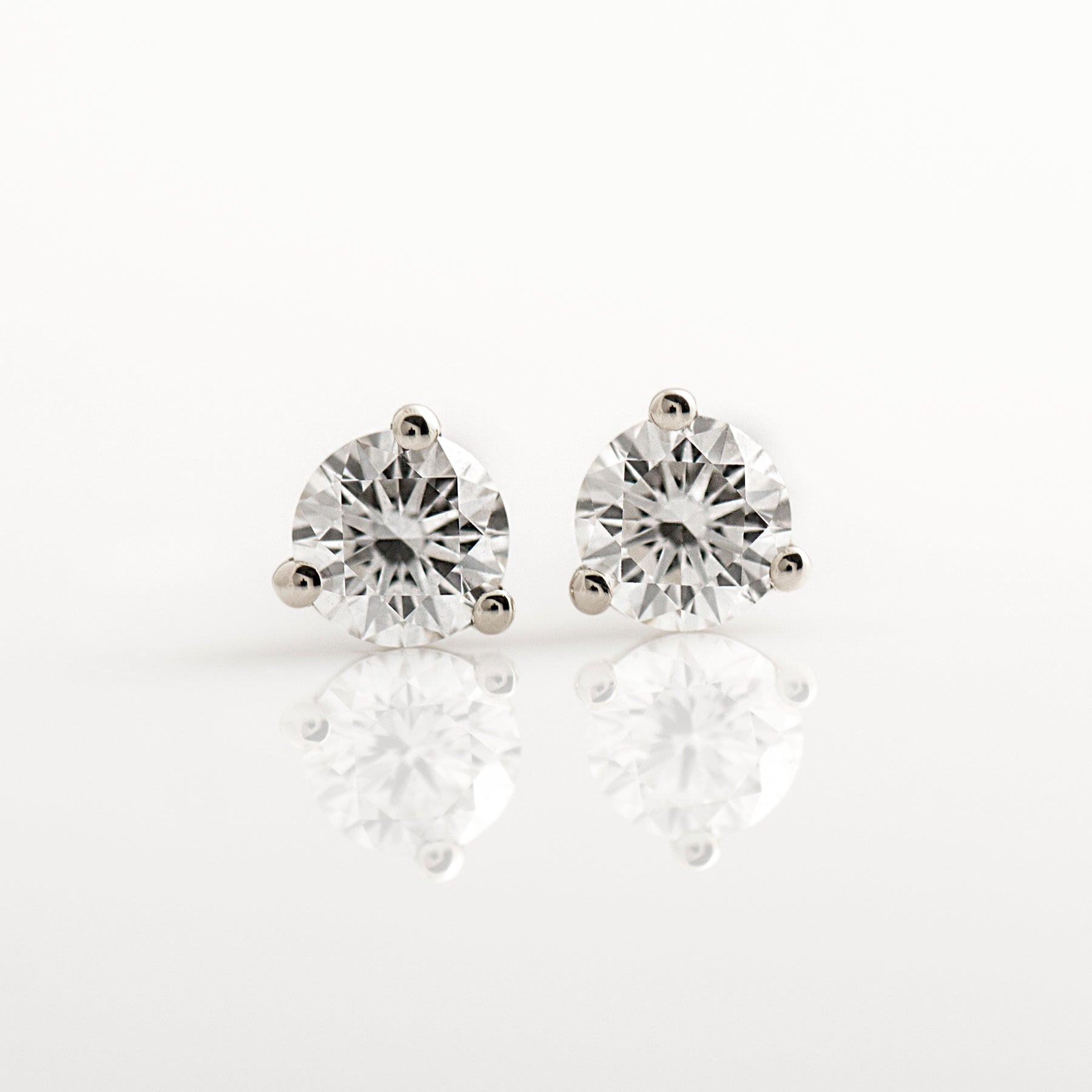 3 Prongs Studs