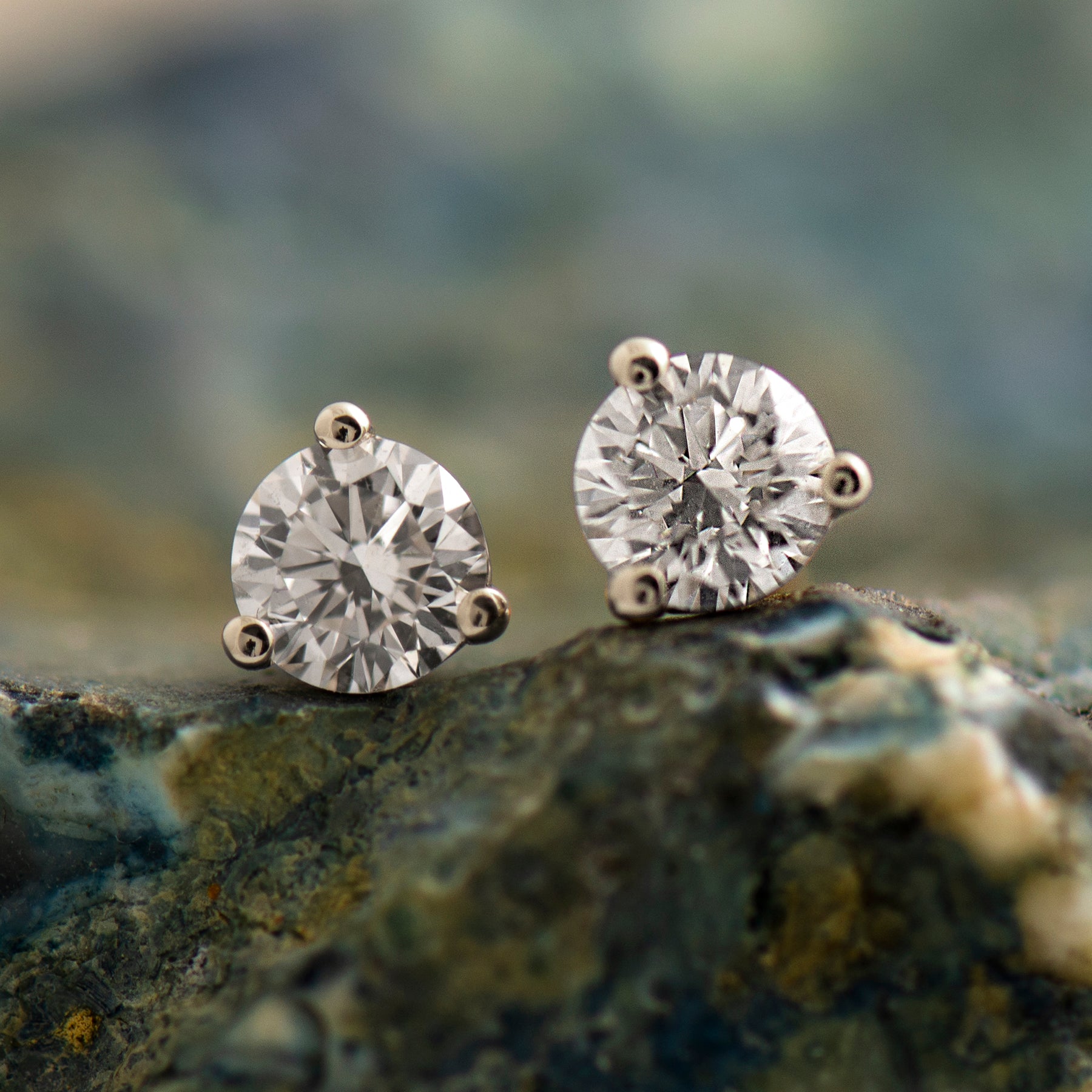 3 Prongs Studs