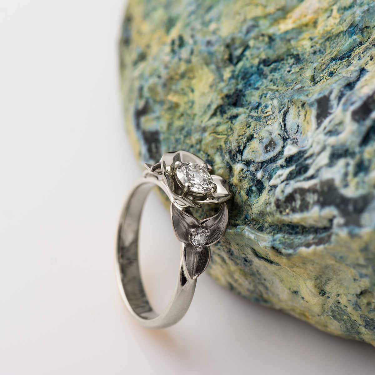 Flower & Leaves Diamond Ring