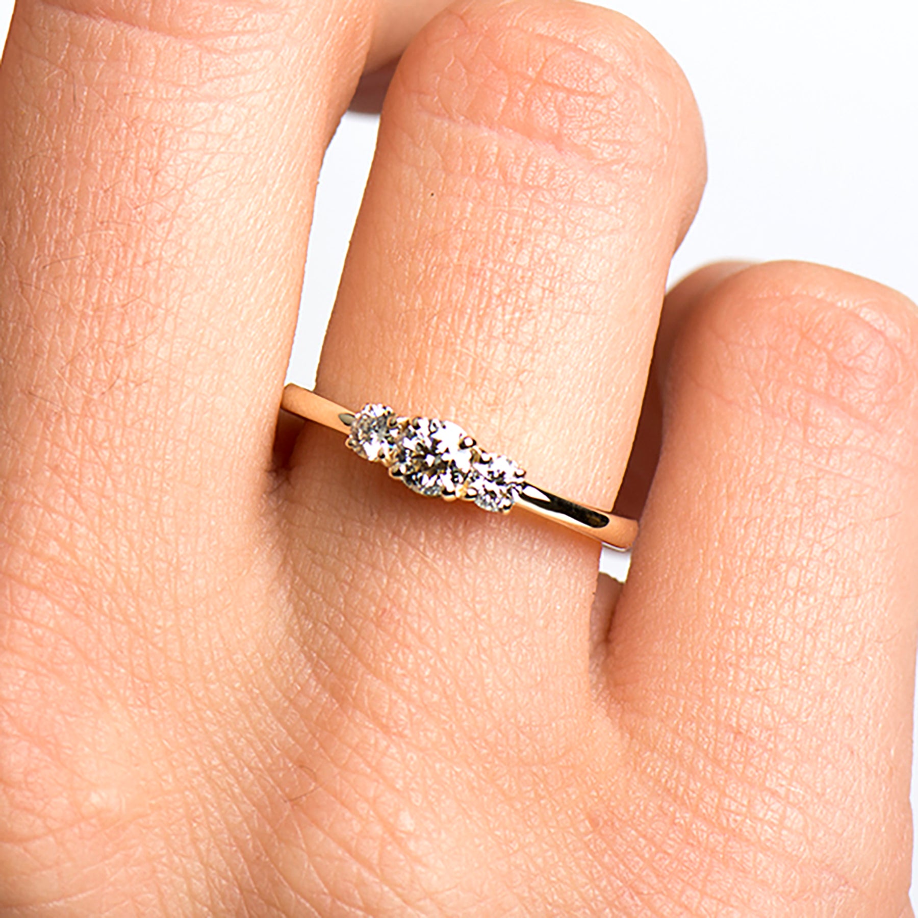 The 3 stones Ring - Round Brilliant