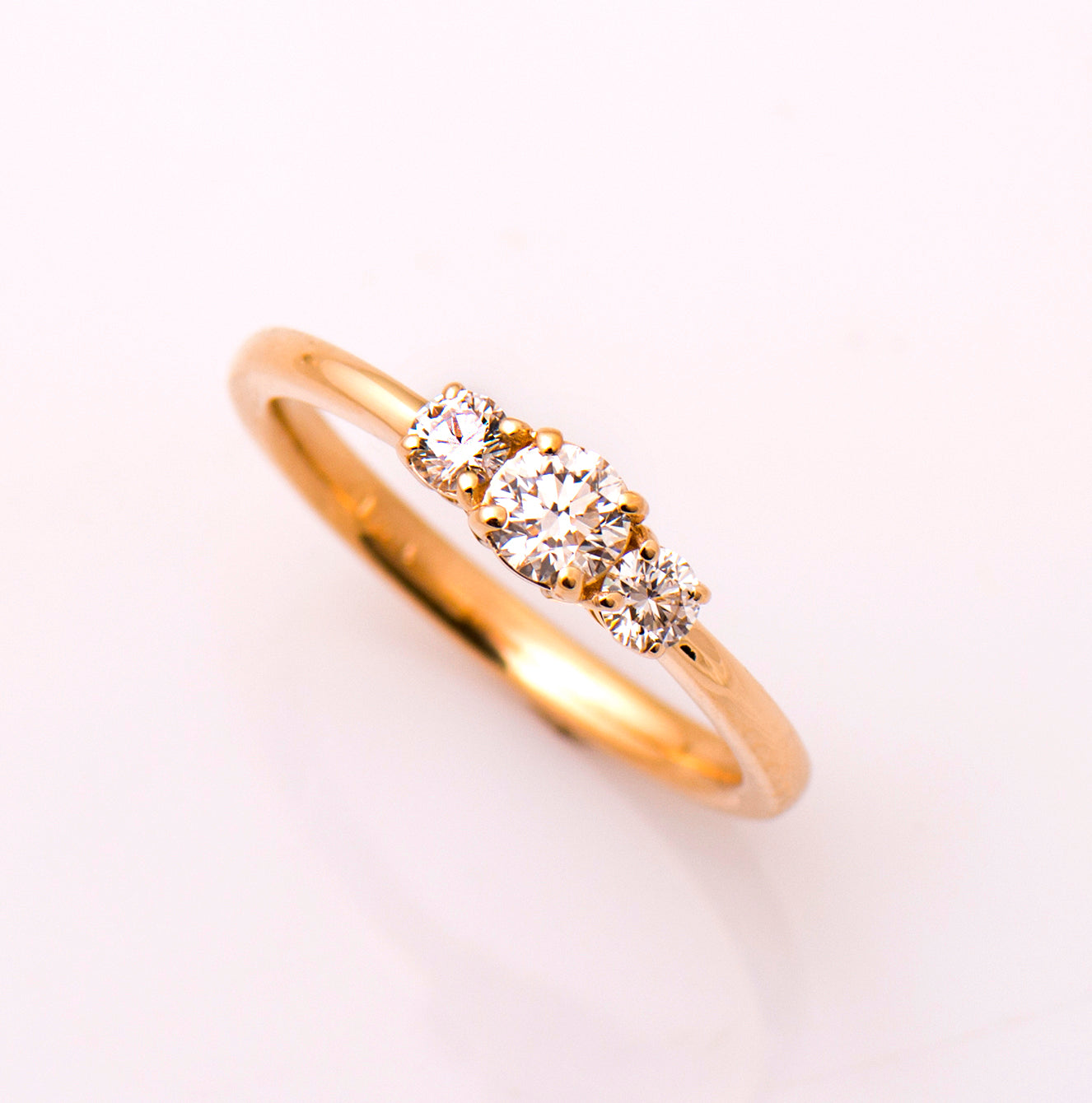 The 3 stones Ring - Round Brilliant