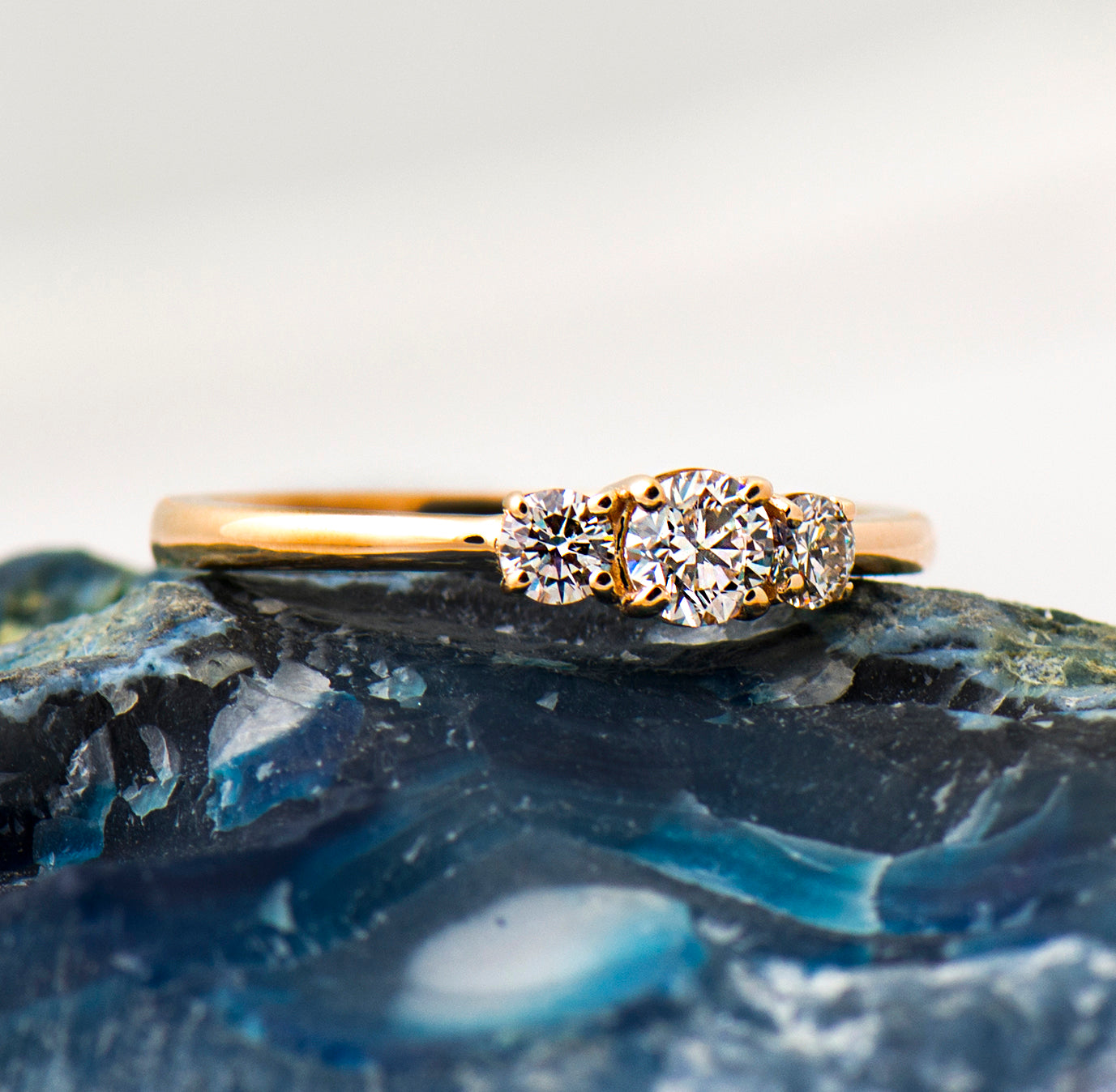 The 3 stones Ring - Round Brilliant