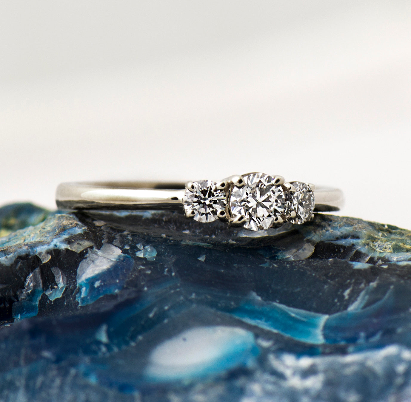 The 3 stones Ring - Round Brilliant