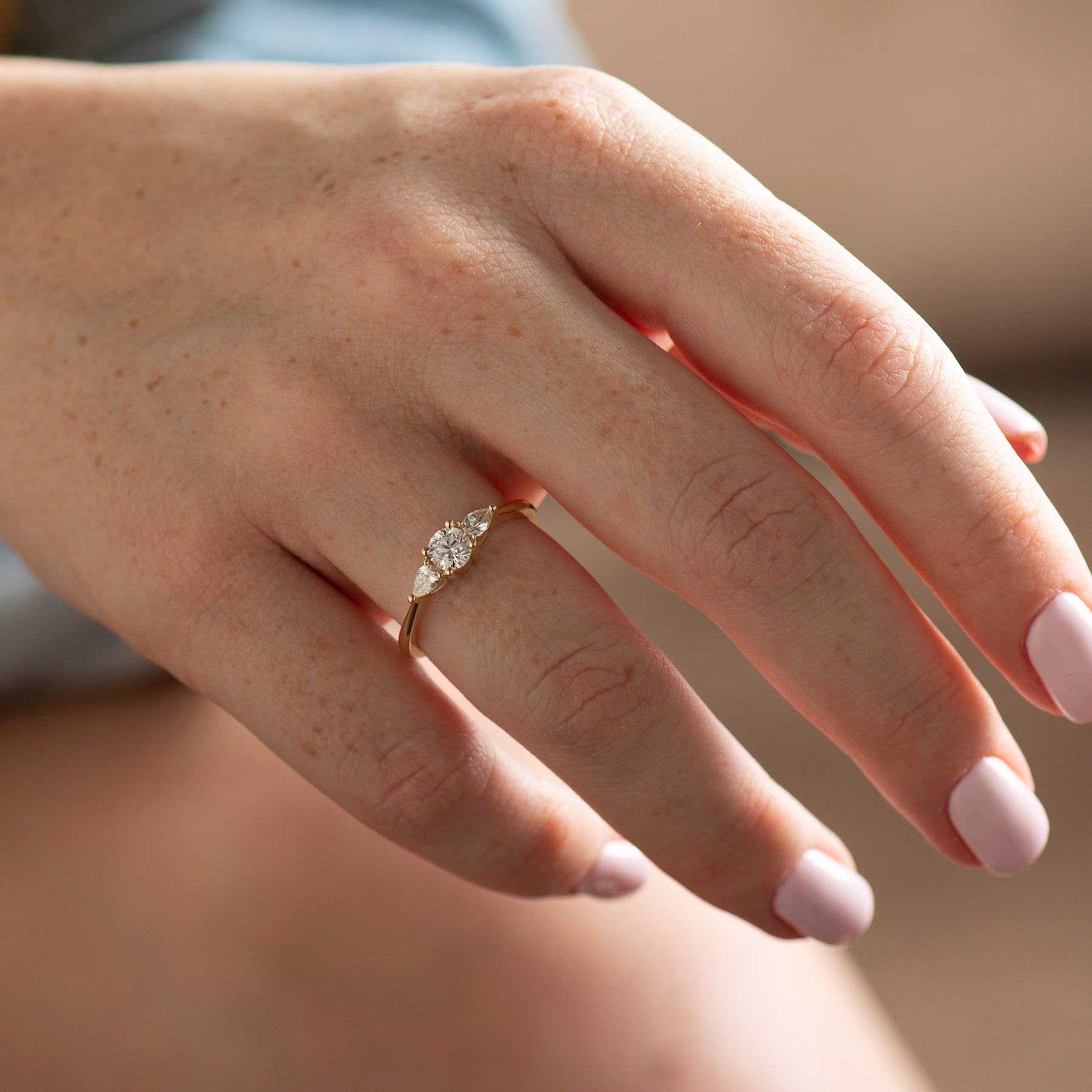 Round & pears Ring - 0.3ct / 0.4ct Center