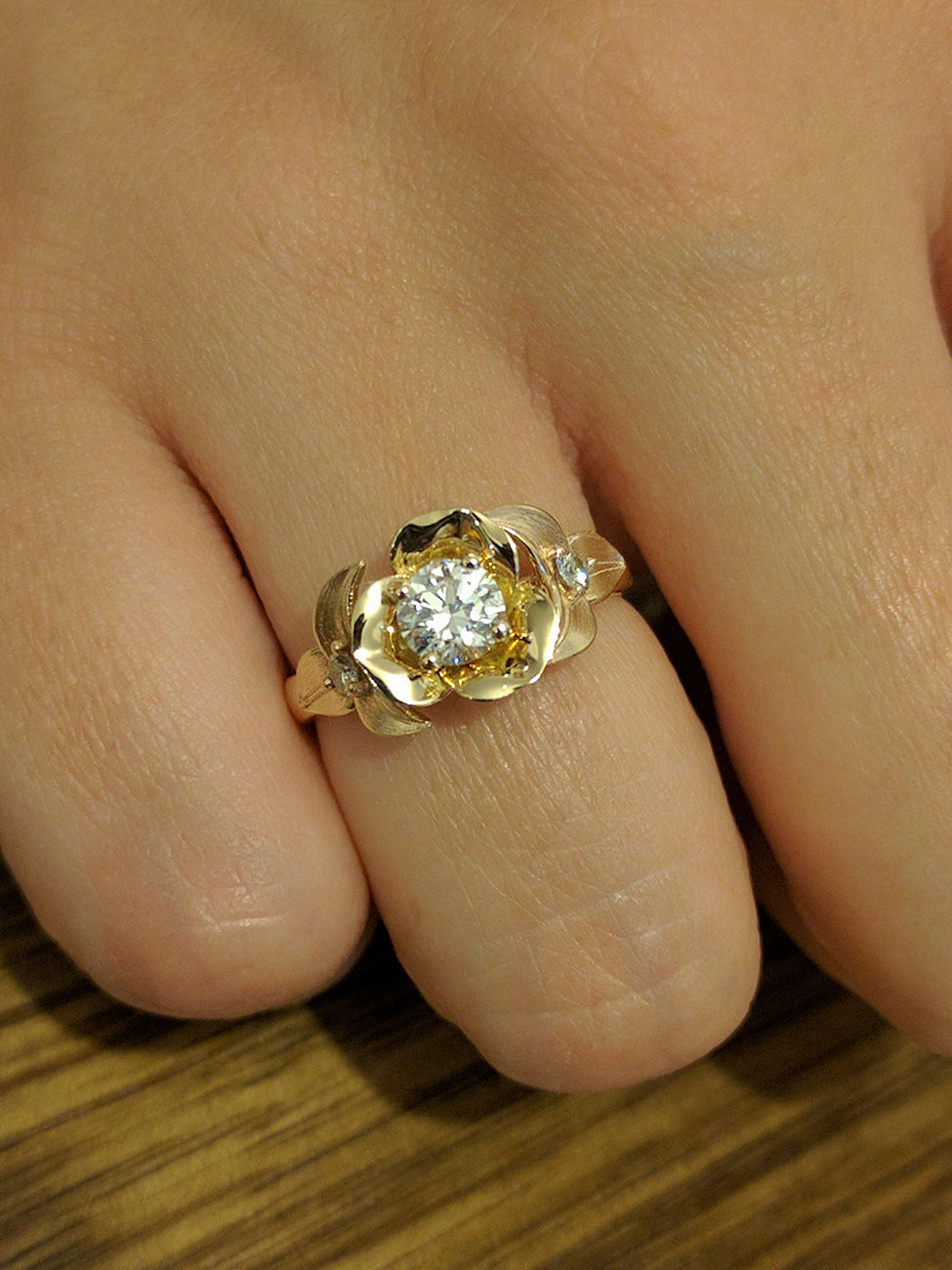 Flower & Leaves Diamond Ring