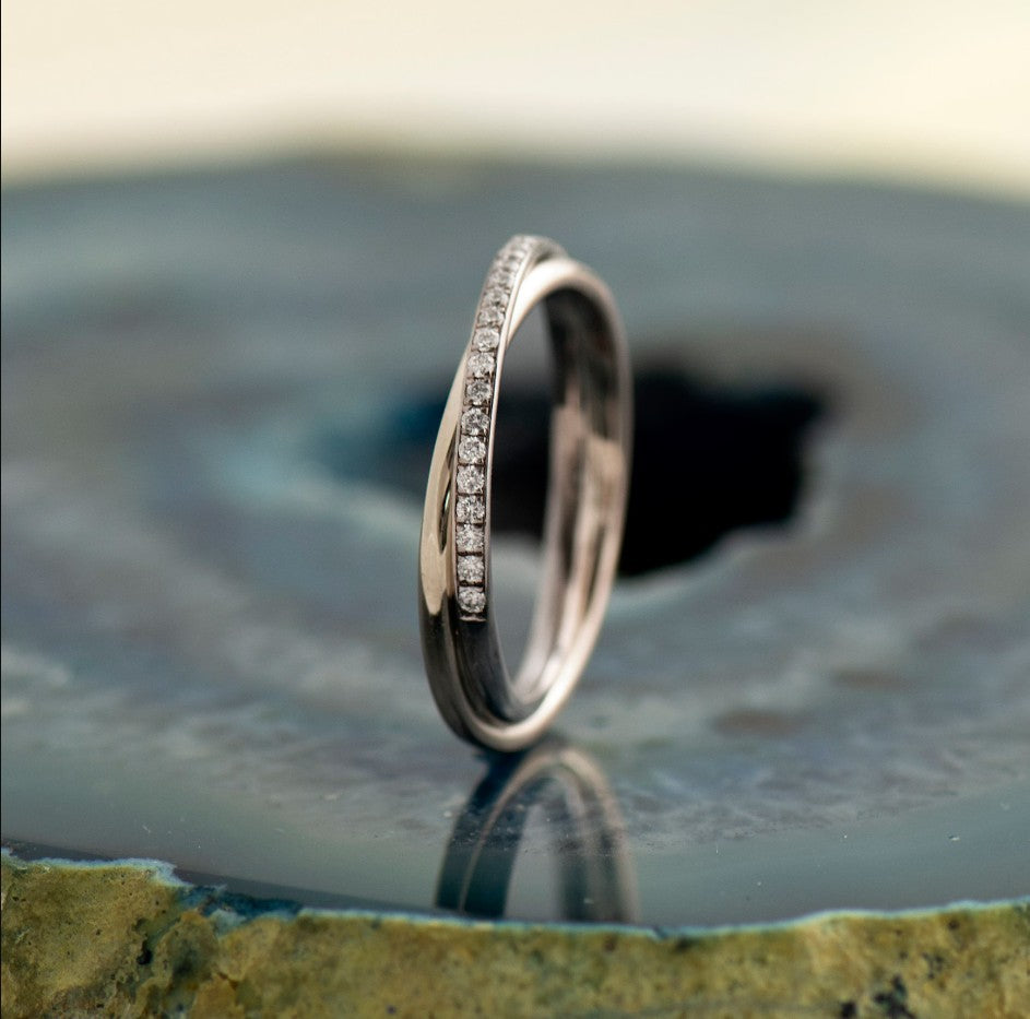 Infinity Diamonds Interlocking Ring