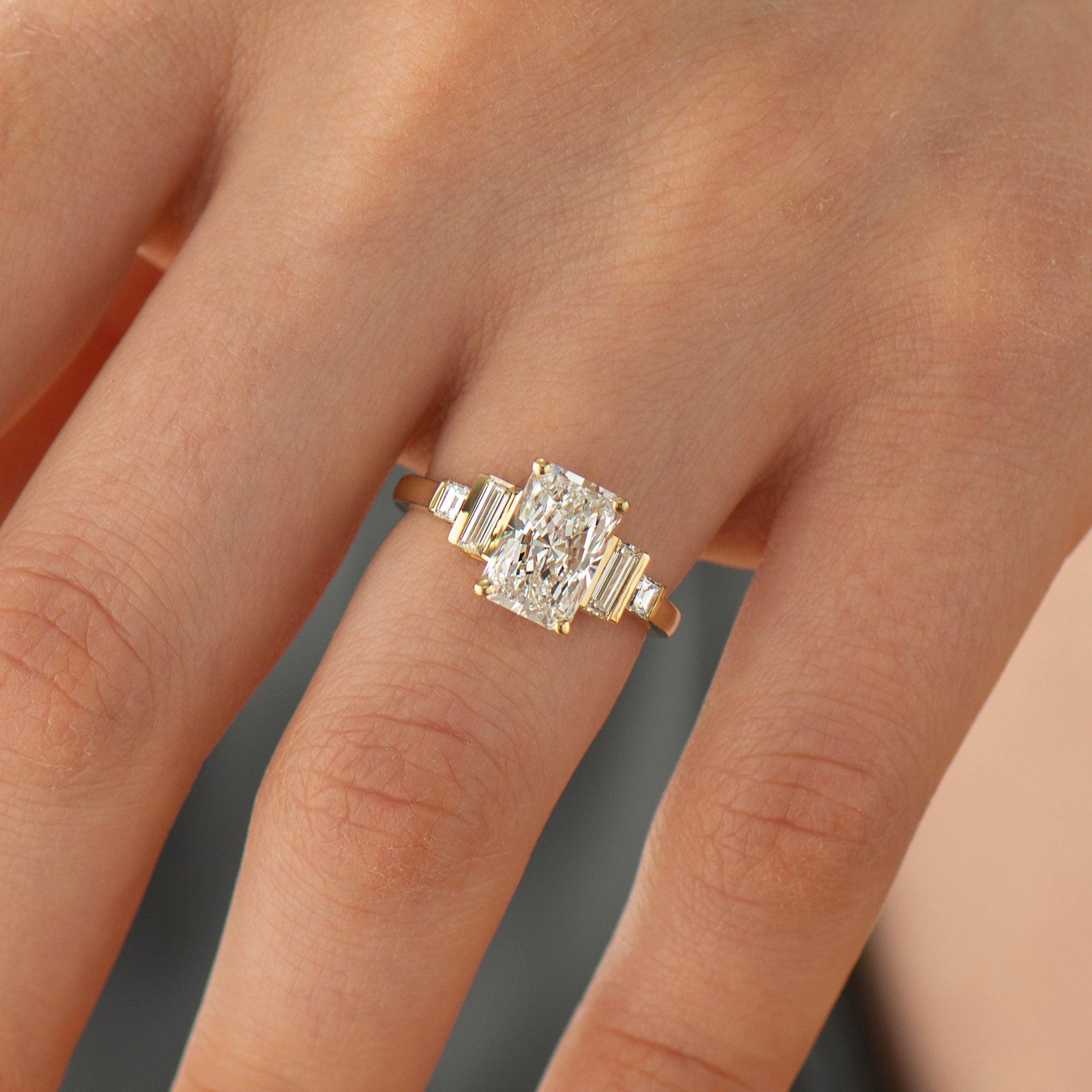 Are Deco Radiant Ring