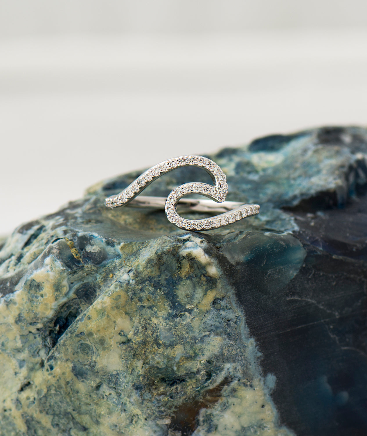 Wave Diamonds Ring