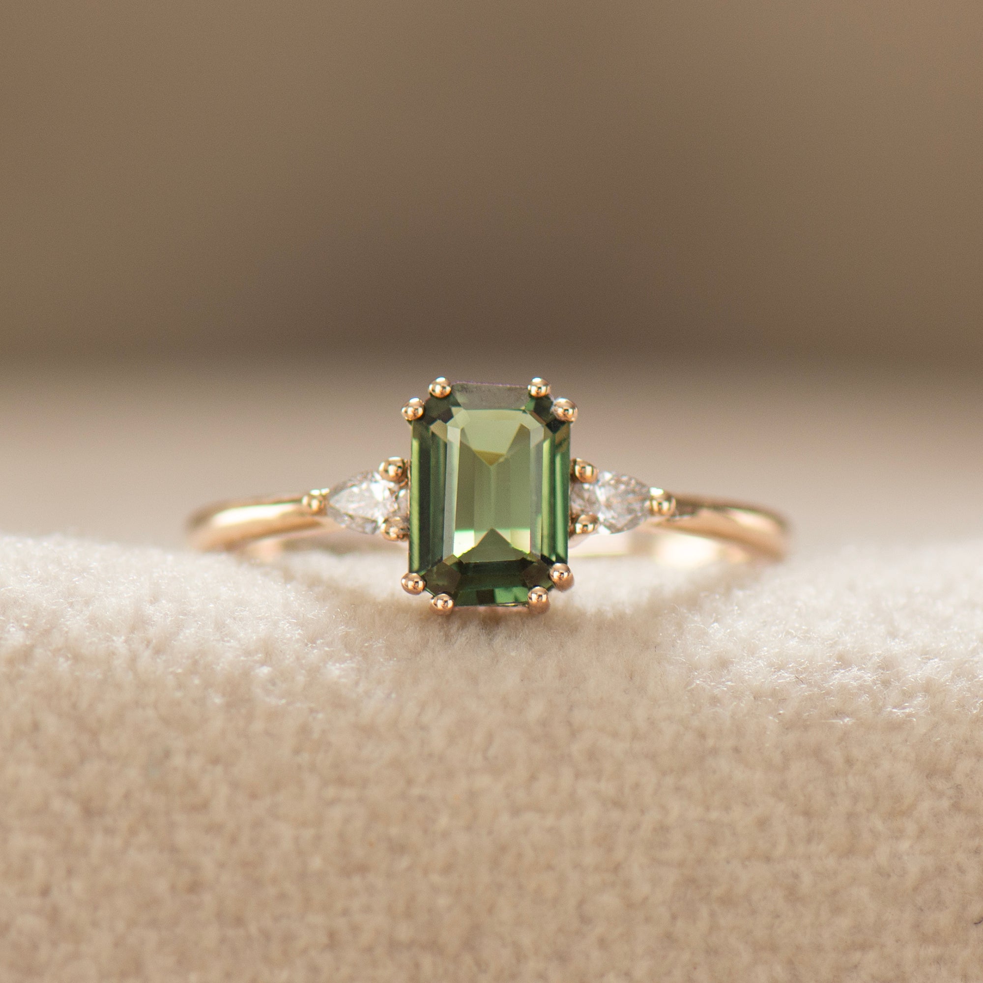 Green Sapphire Engagement Ring | Engagement Rings | Nir Oliva Jewelry