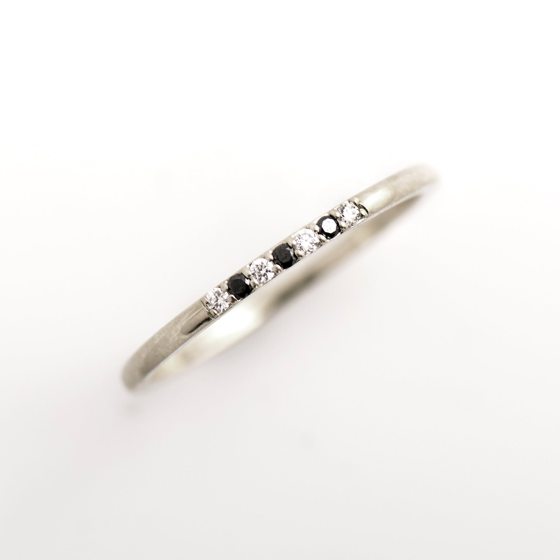 Alternating White & Black Diamonds Ring