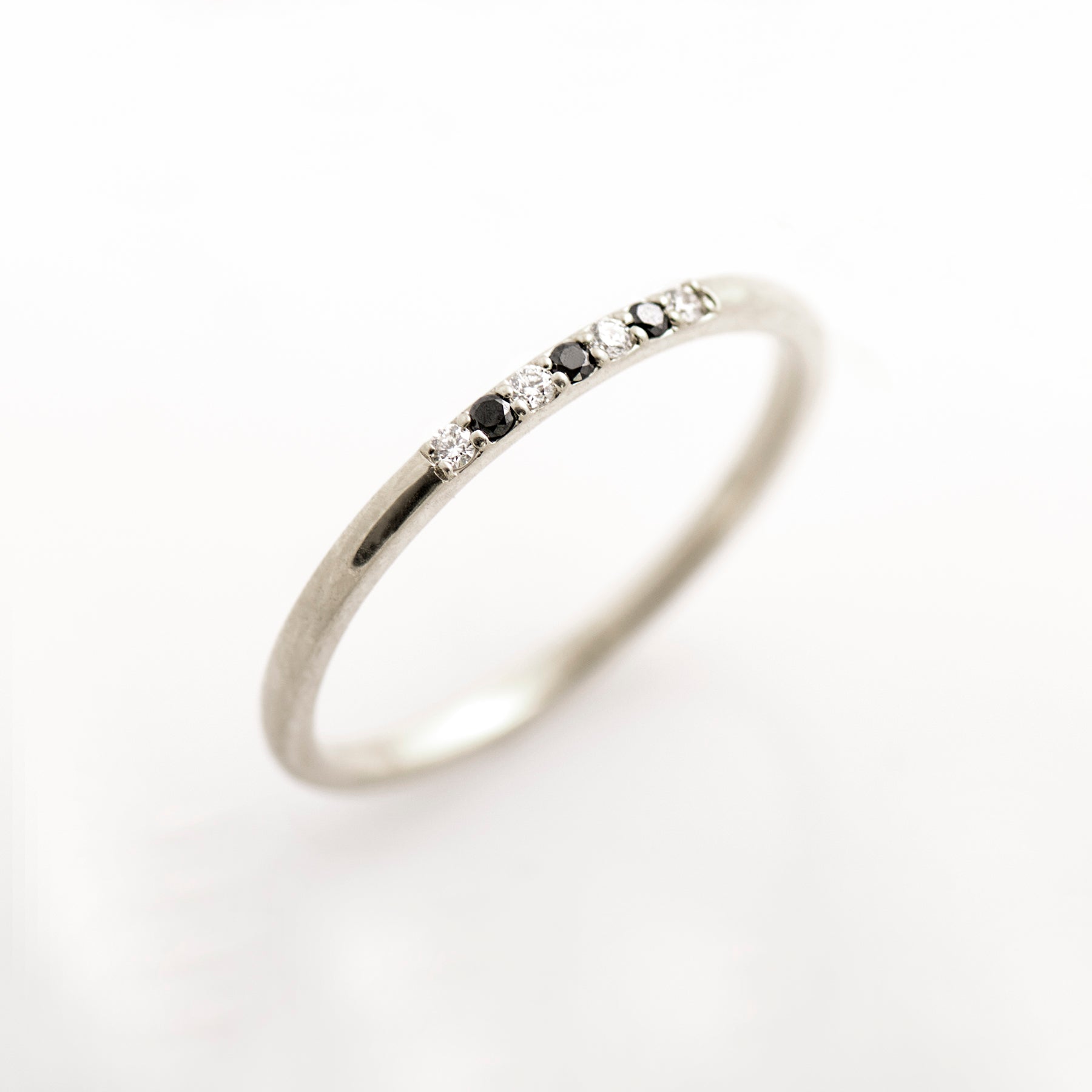 Alternating White & Black Diamonds Ring