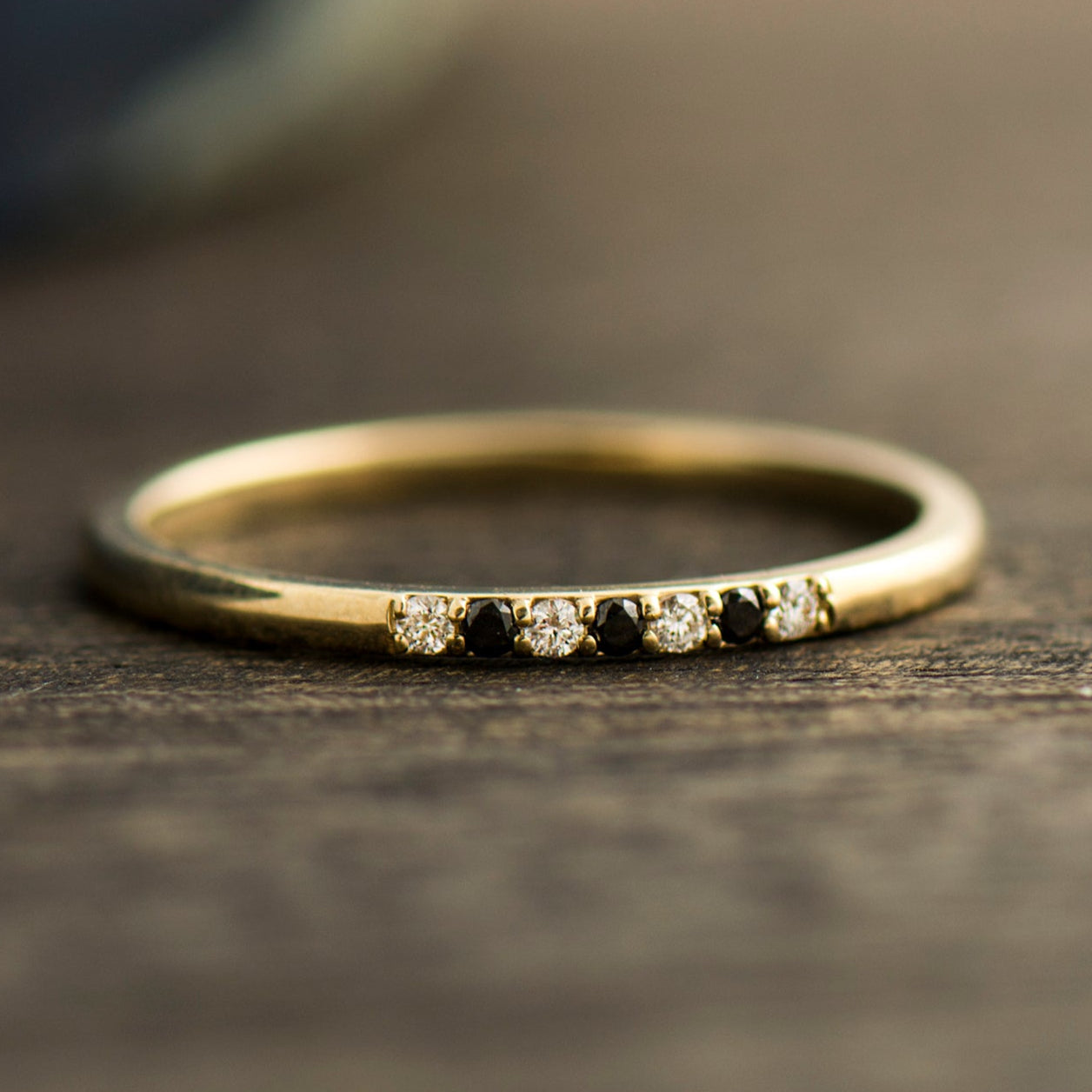Alternating White & Black Diamonds Ring