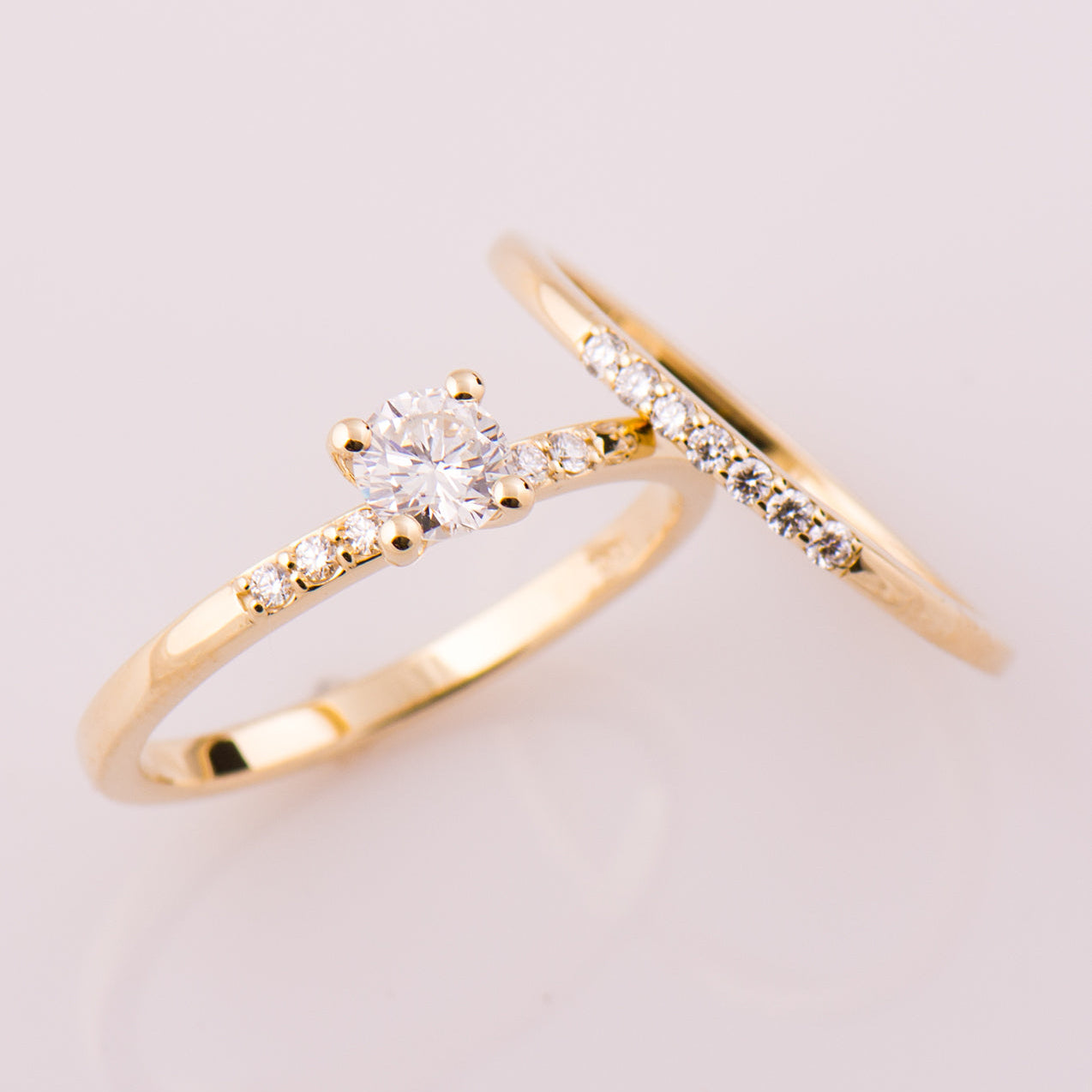 Delicate Diamond Rings Set