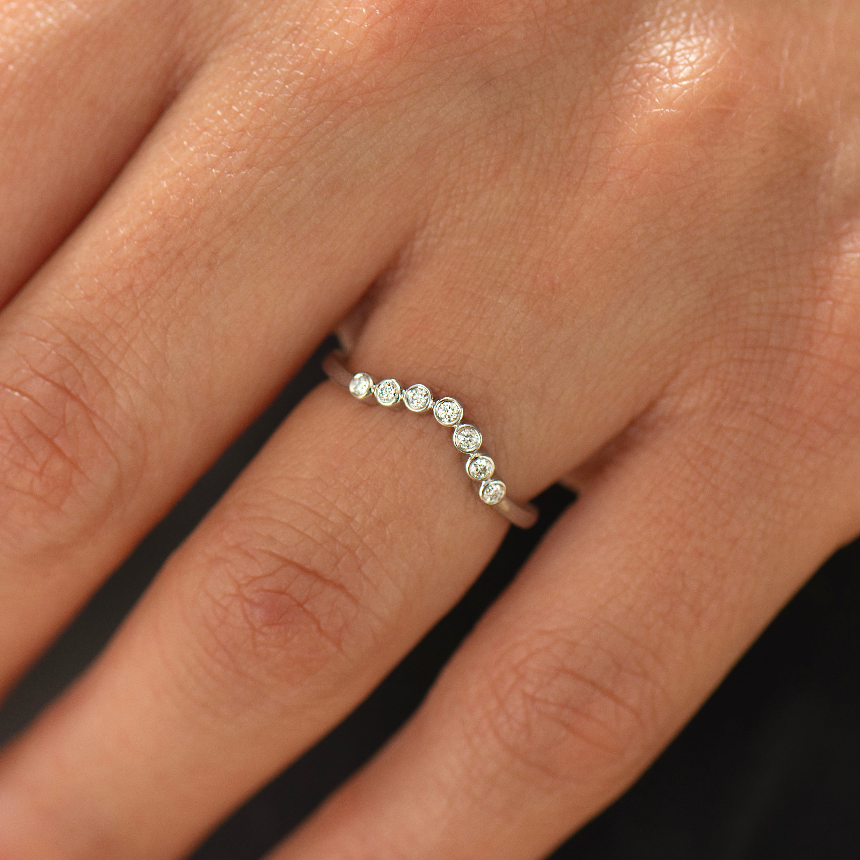 Curved Diamonds Bezel Band