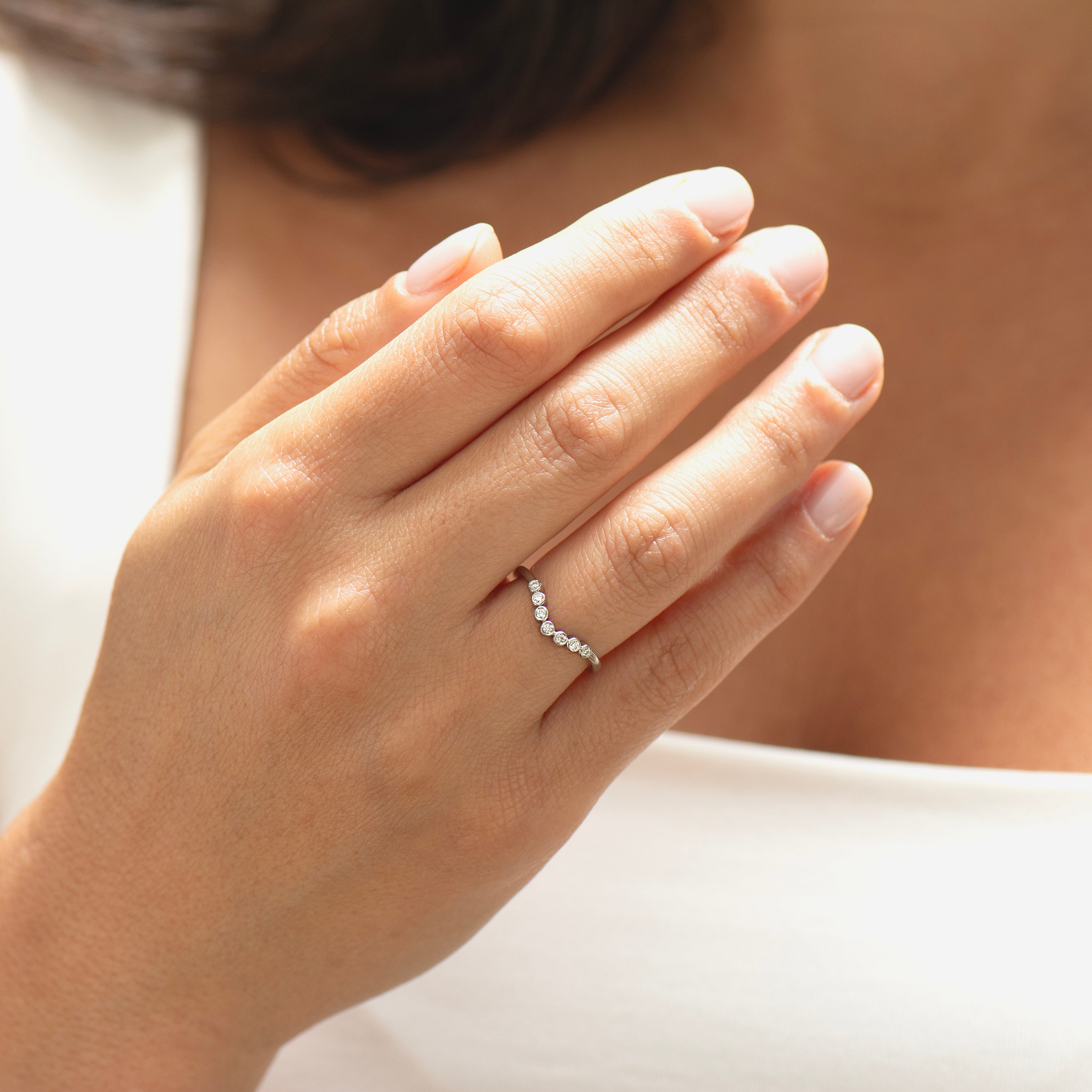 Curved Diamonds Bezel Band