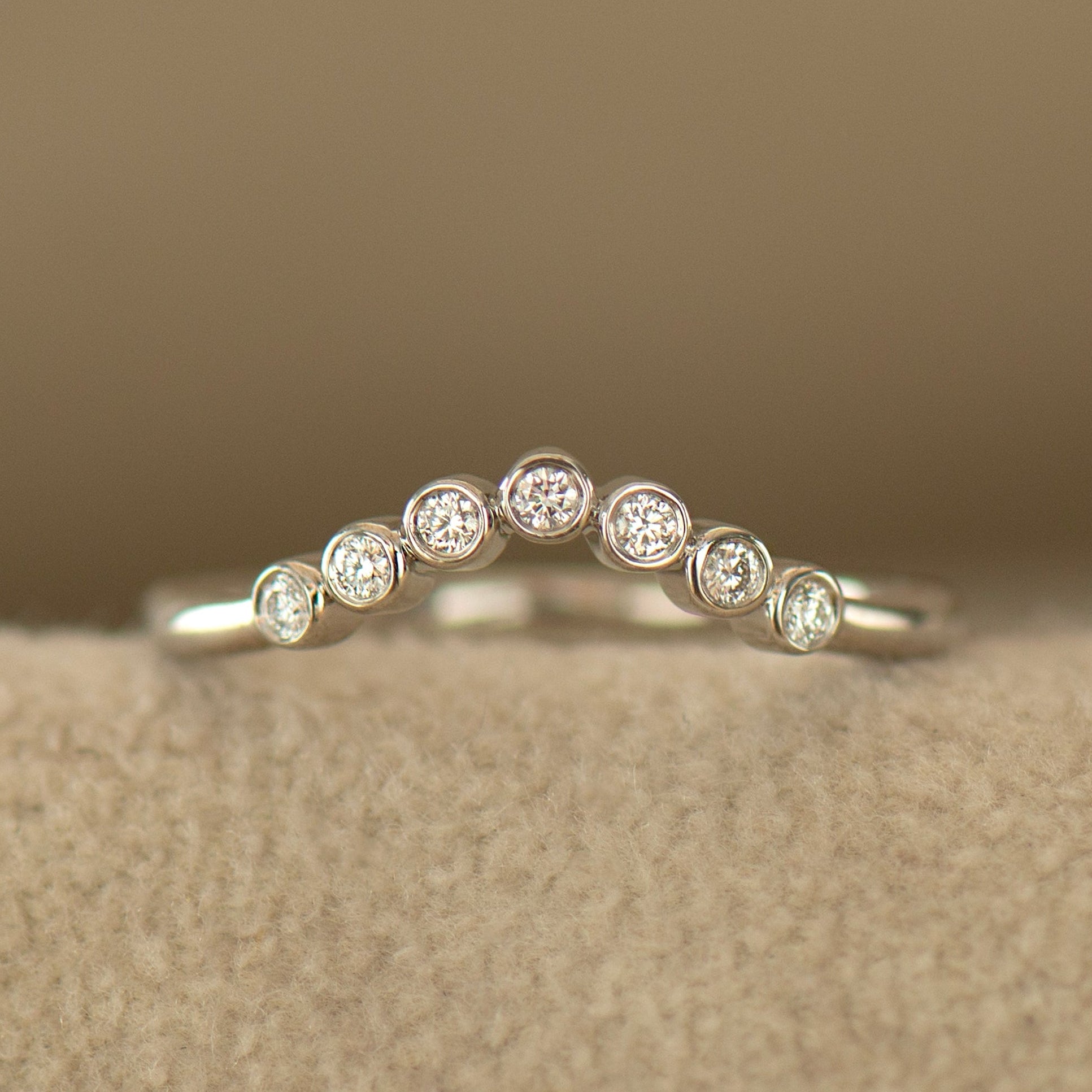 Curved Diamonds Bezel Band