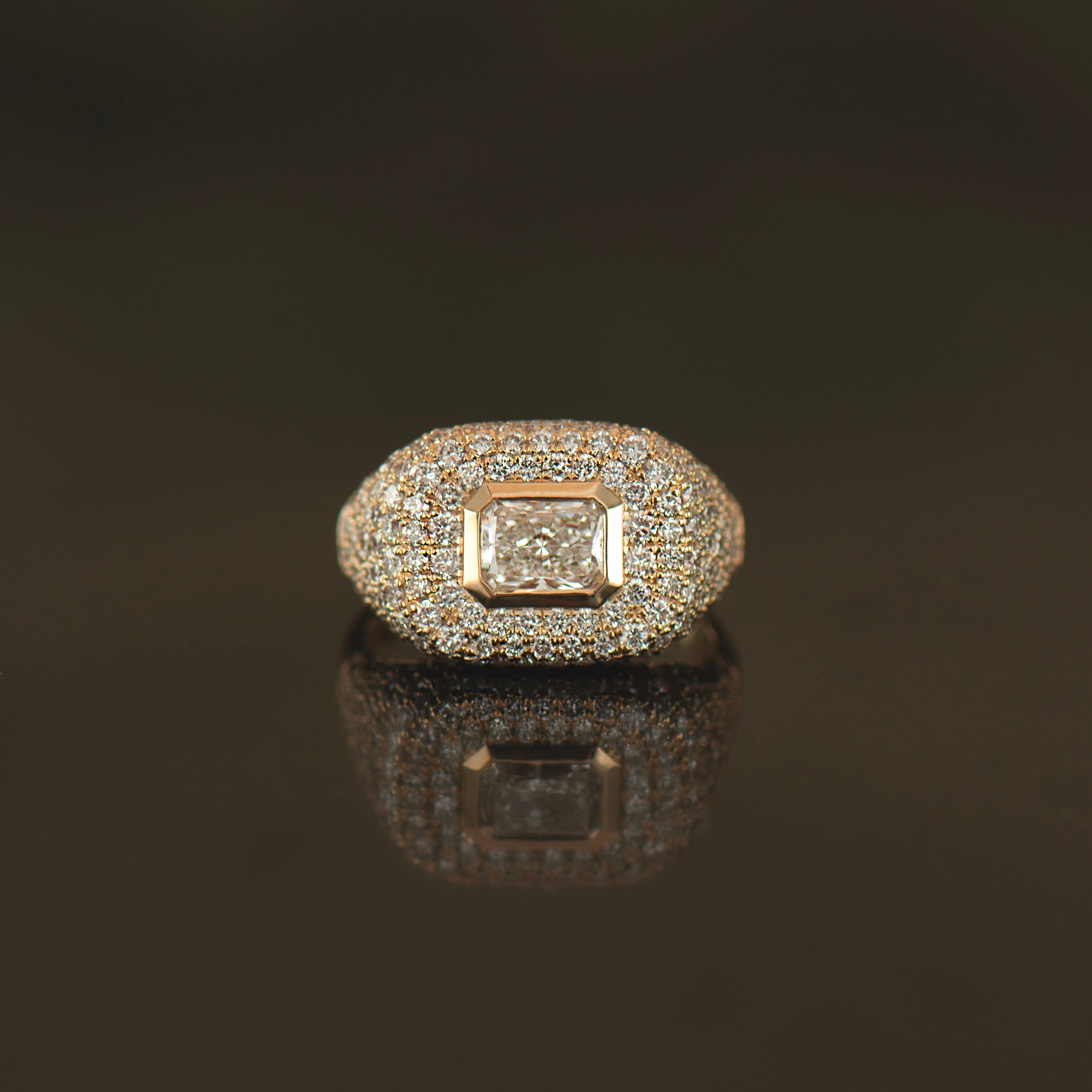 Chic Diamond Signet Ring