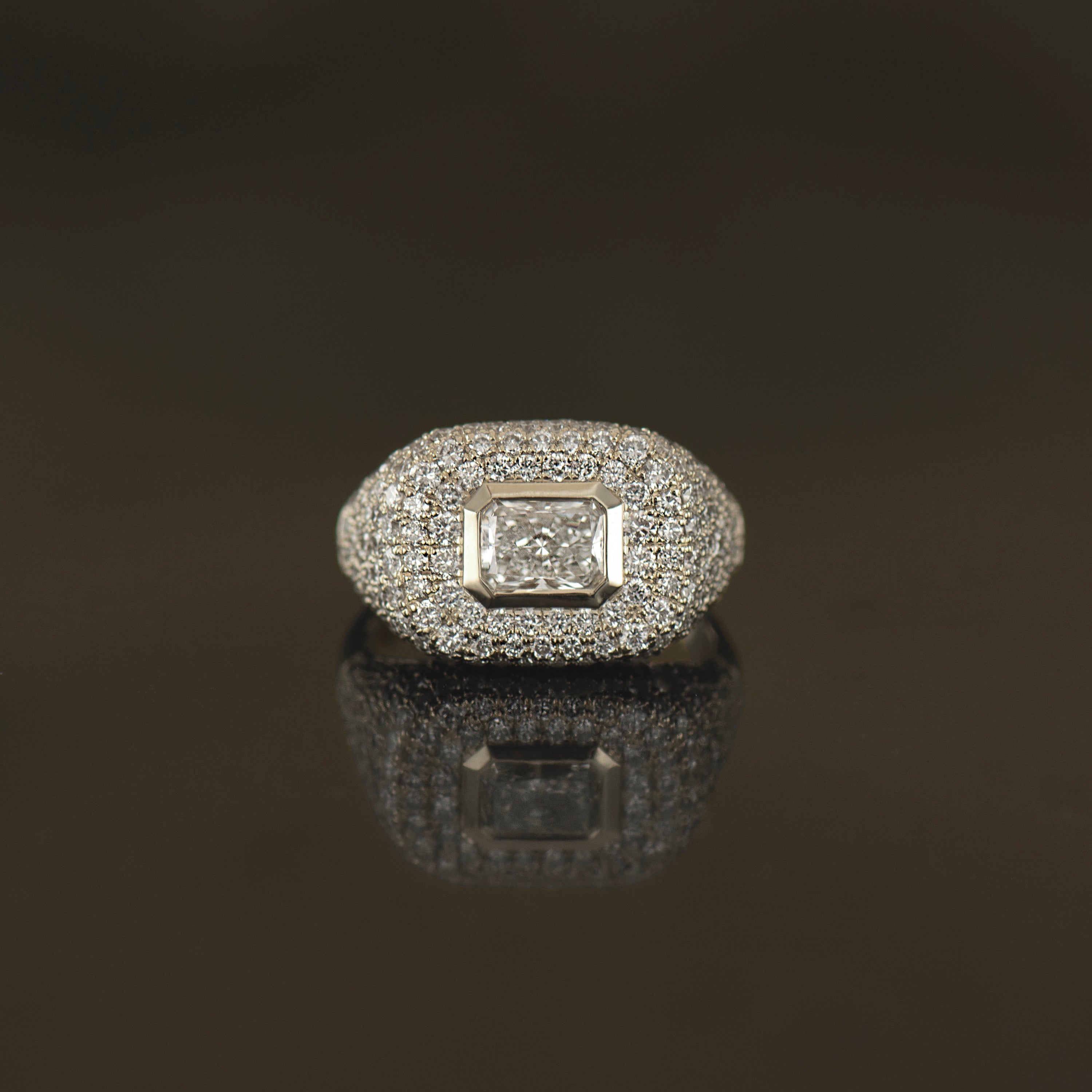 Chic Diamond Signet Ring