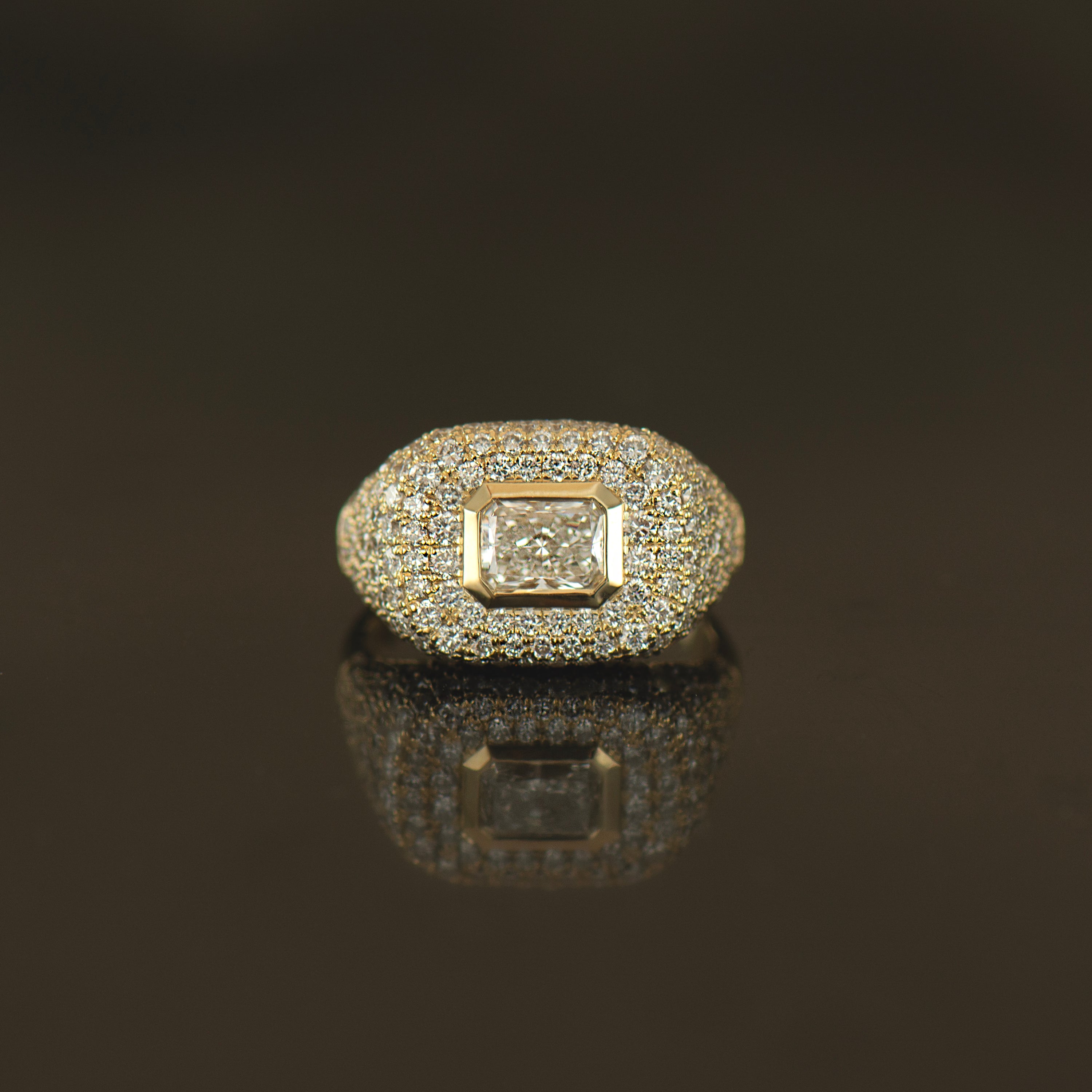 Chic Diamond Signet Ring