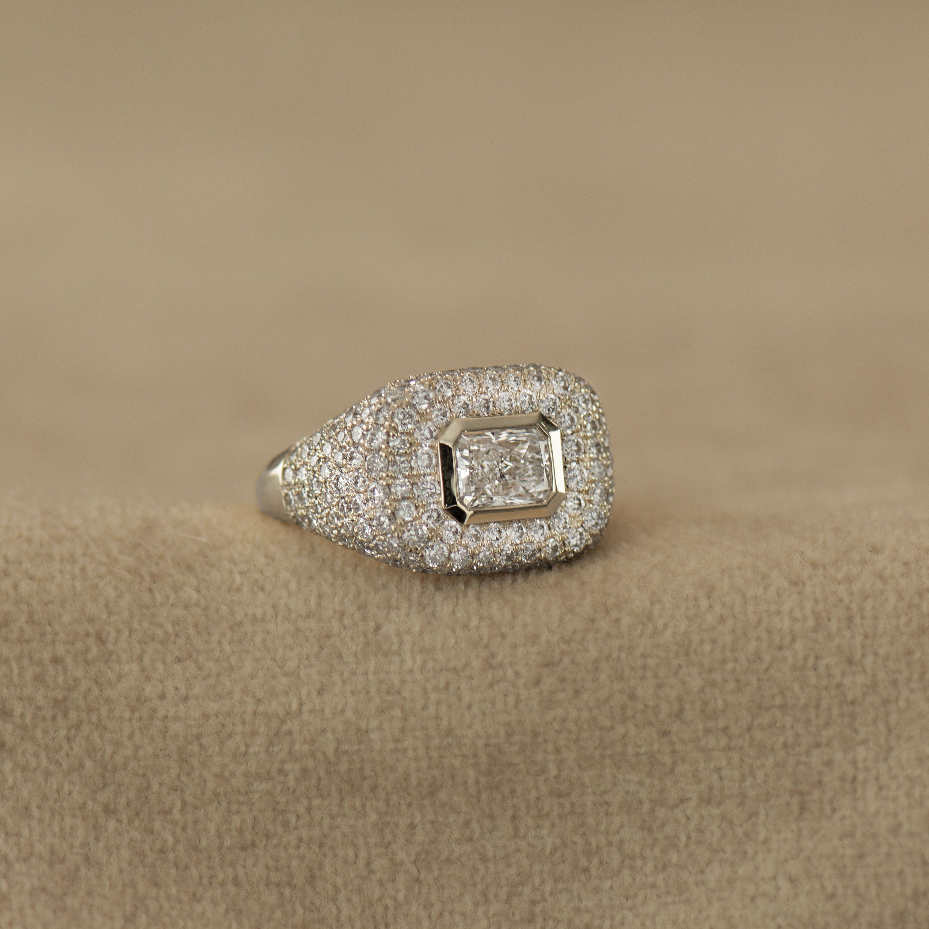 Chic Diamond Signet Ring