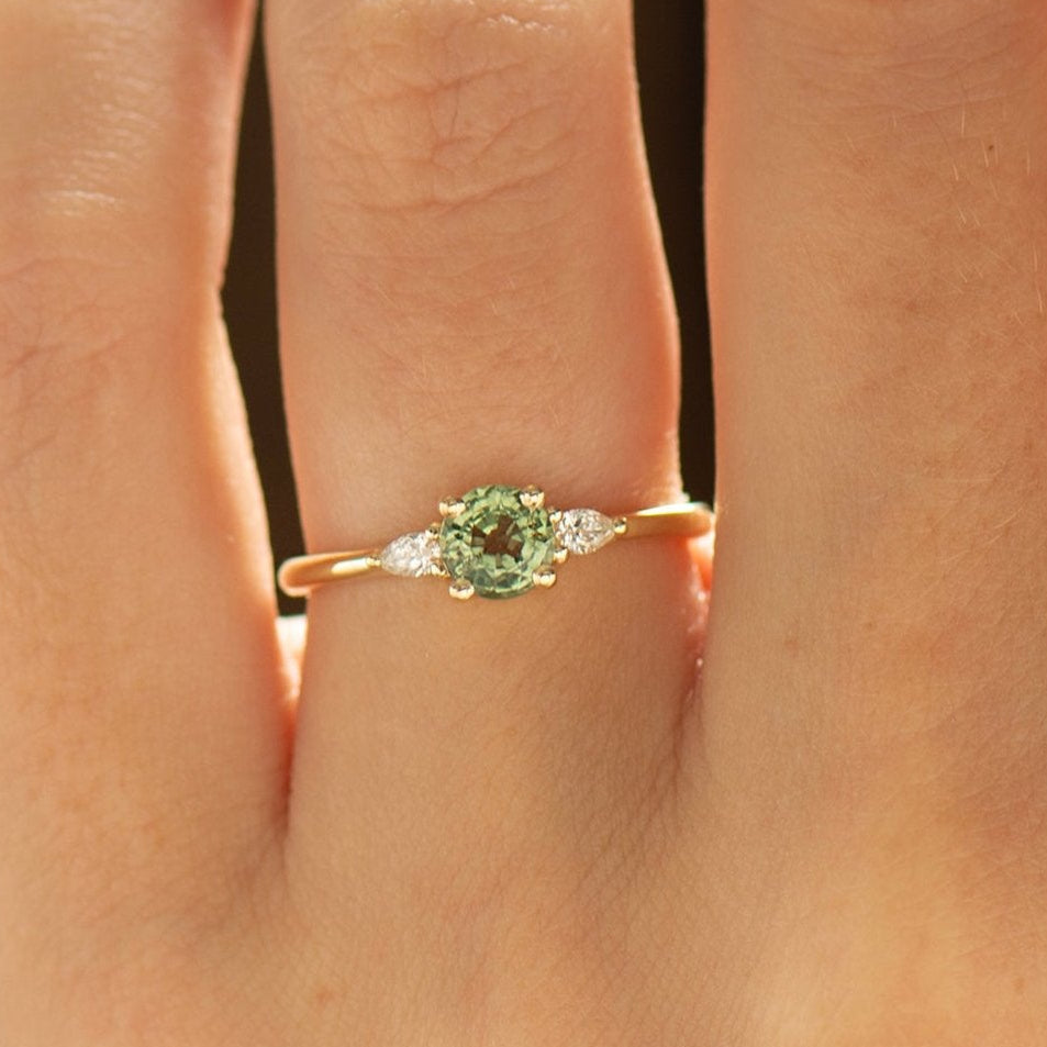 Green Sapphire Engagement Ring - Round