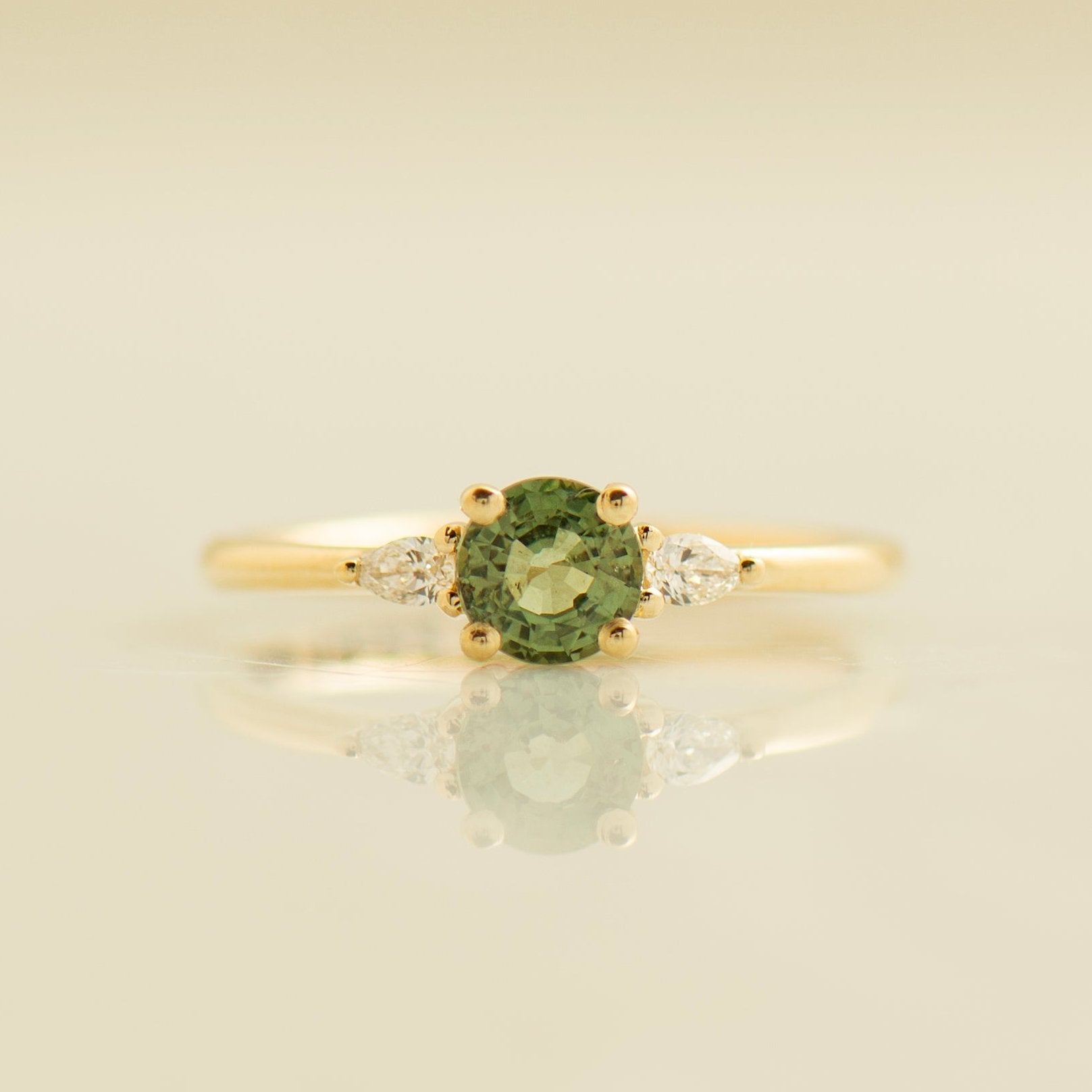 Green Sapphire Engagement Ring - Round