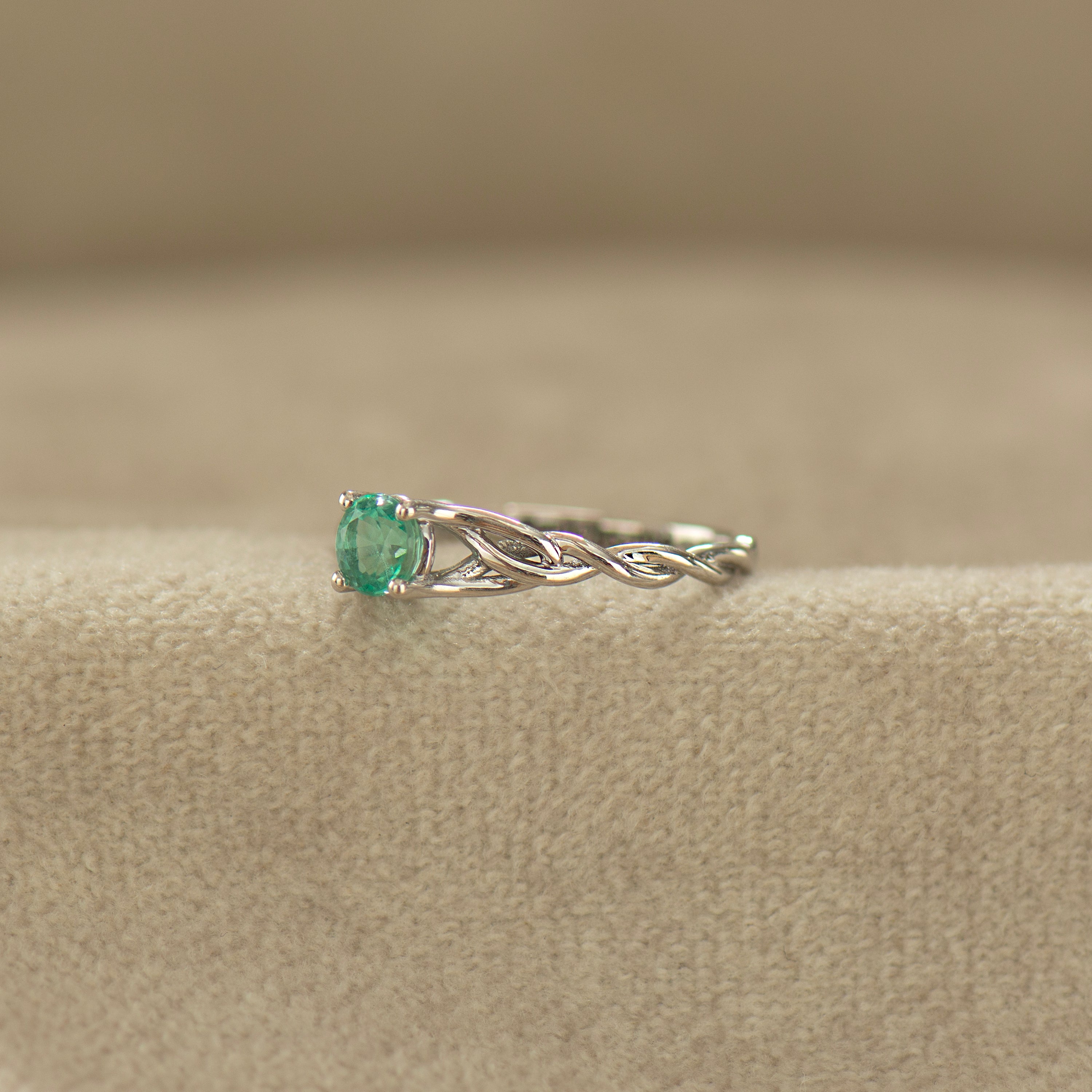 Light Emerald Celtic Ring
