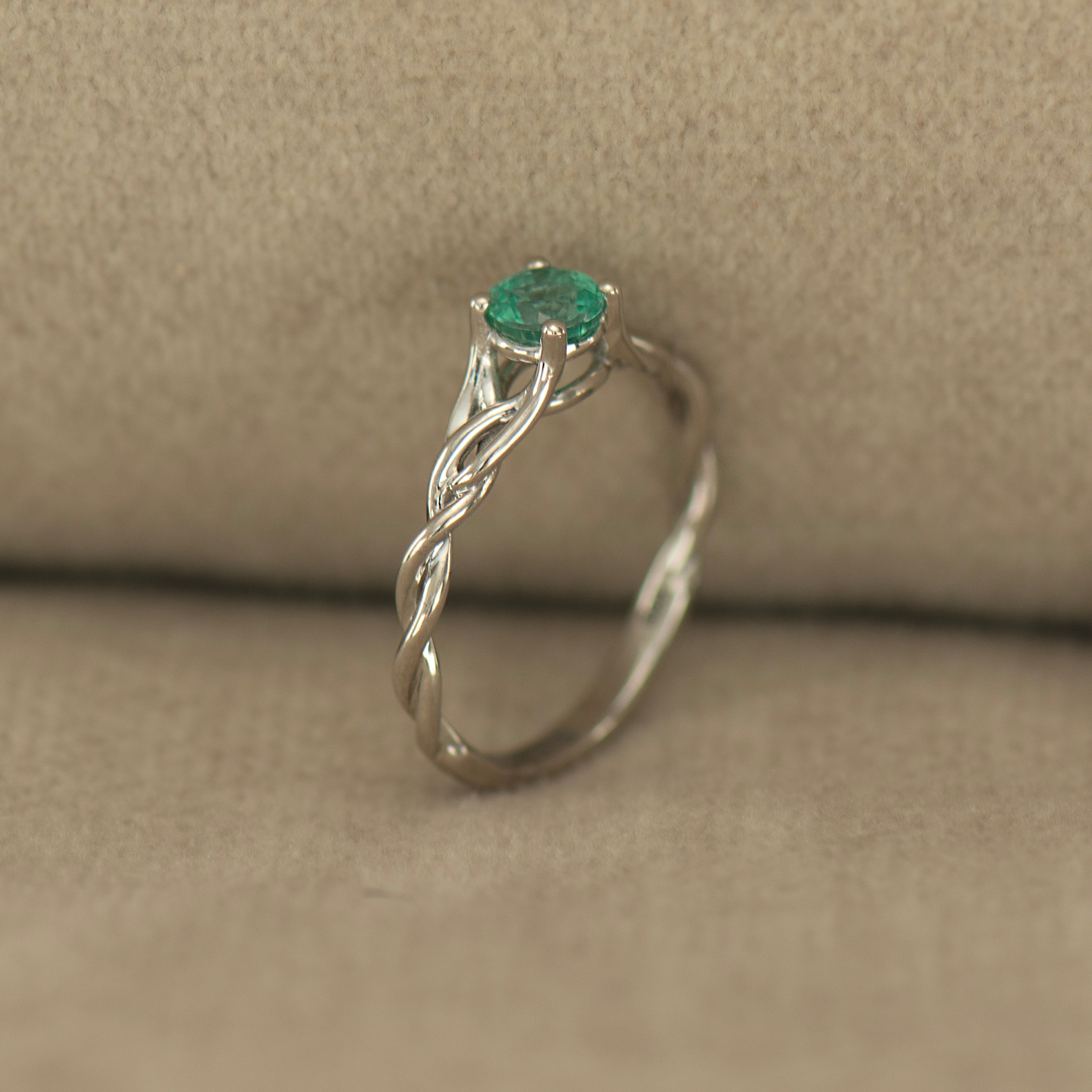 Light Emerald Celtic Ring