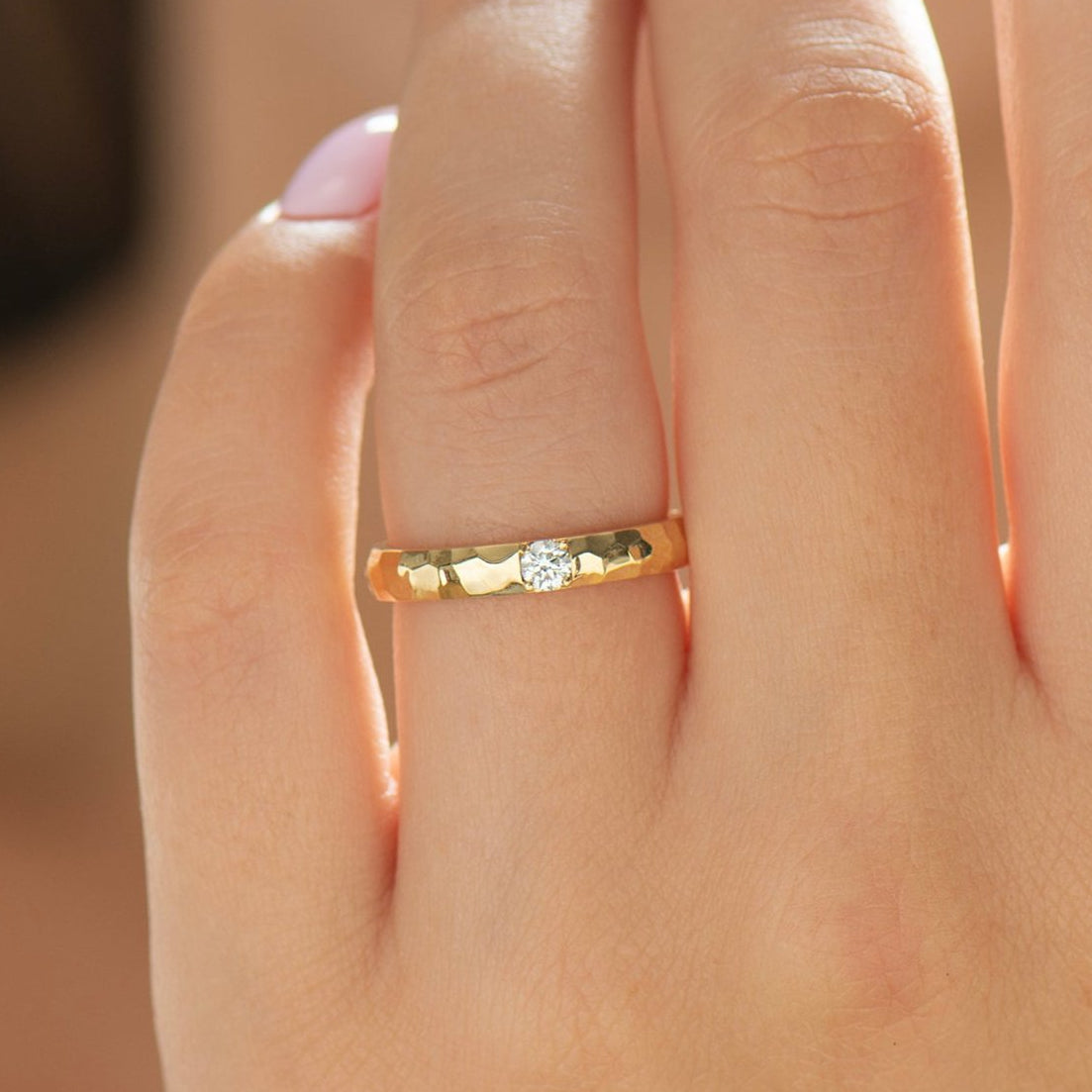 3 mm Hammered Single Diamond Ring