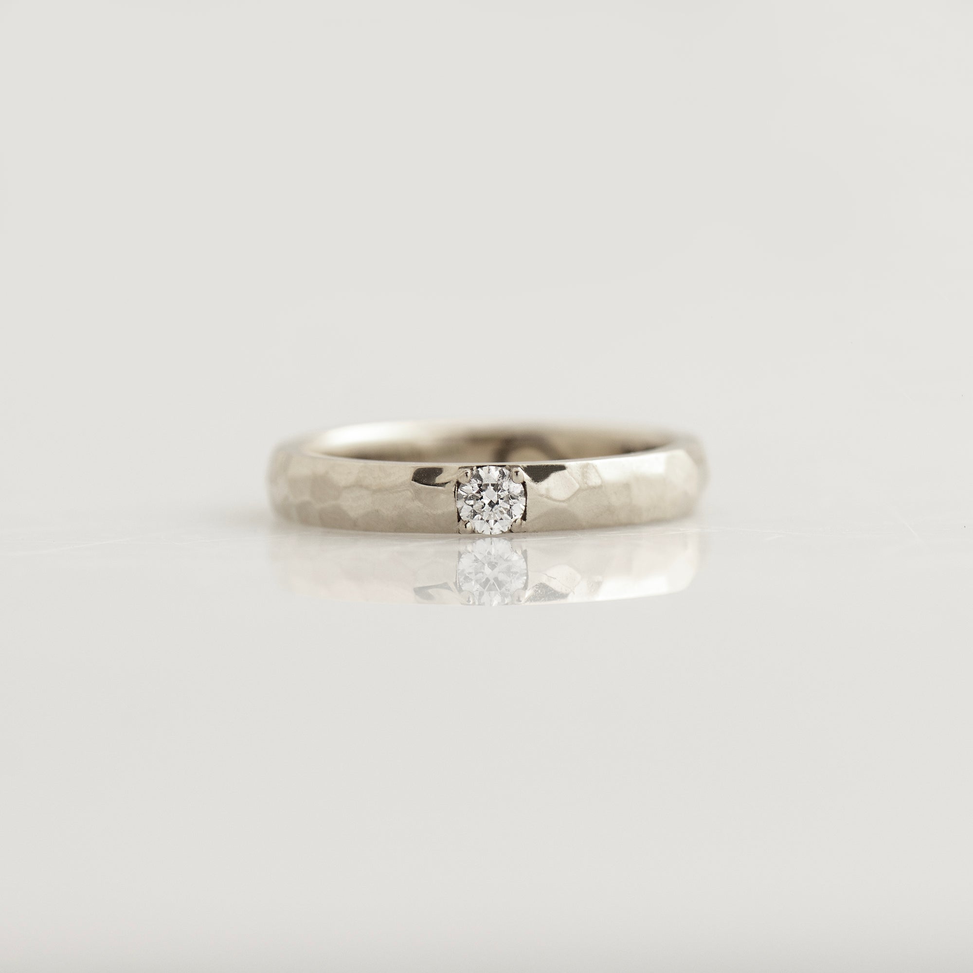 3 mm Hammered Single Diamond Ring