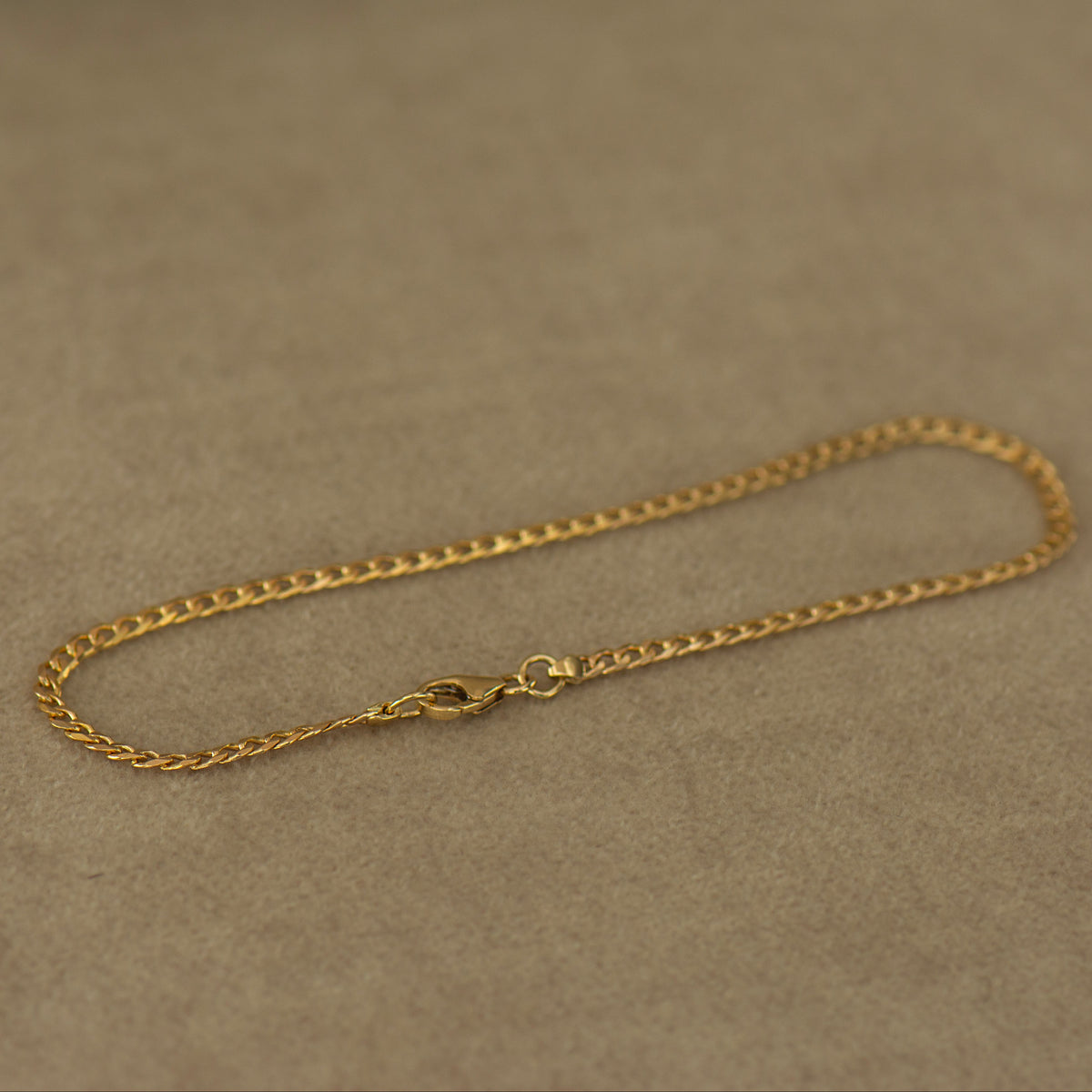 2.4mm Solid Gold Cuban Link Bracelet - 14K Yellow Gold