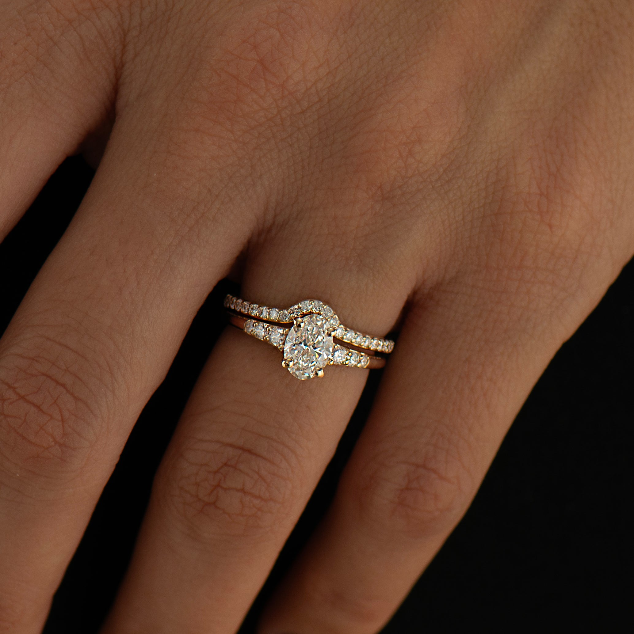 Tapered Oval Engagement Set