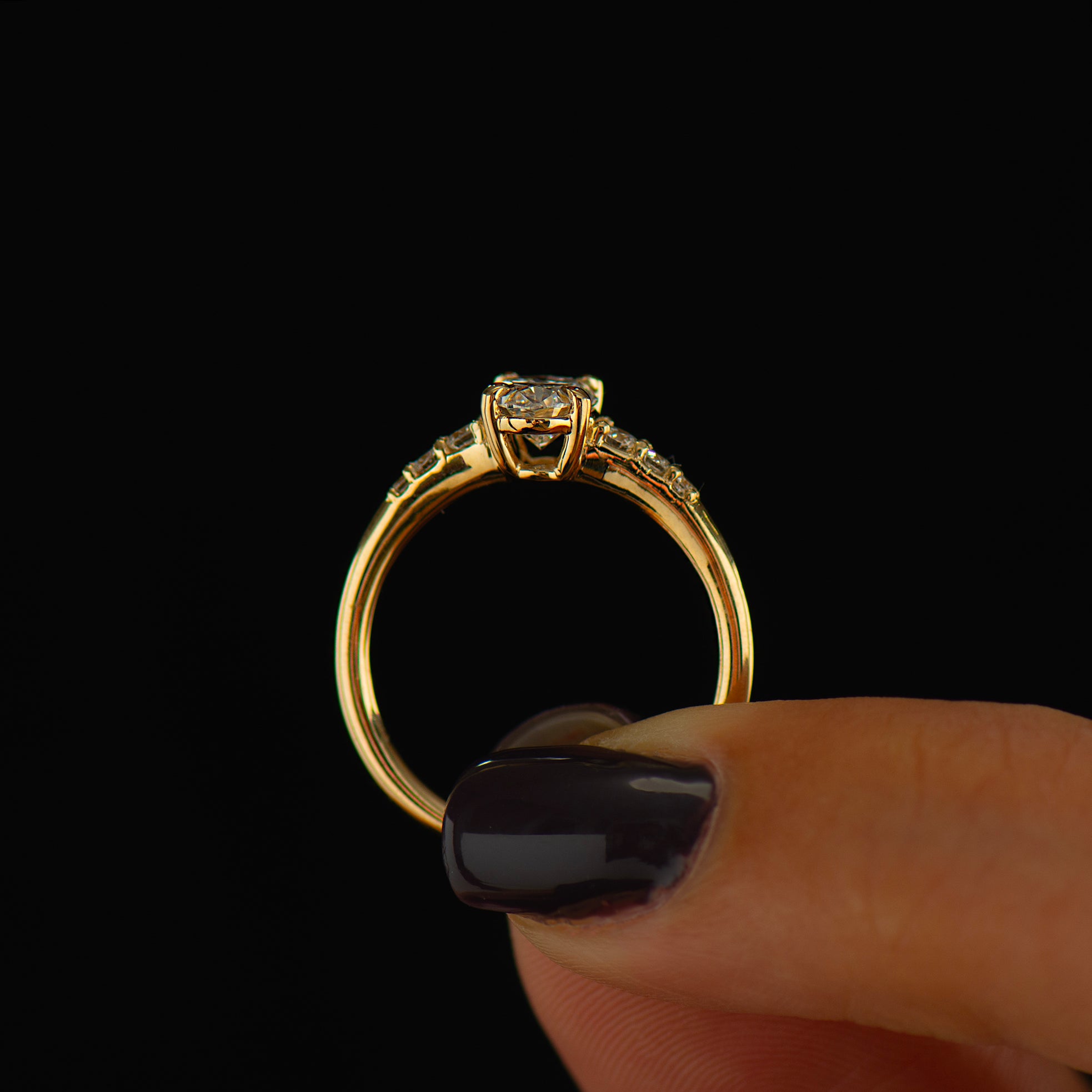 Tapered Oval Ring