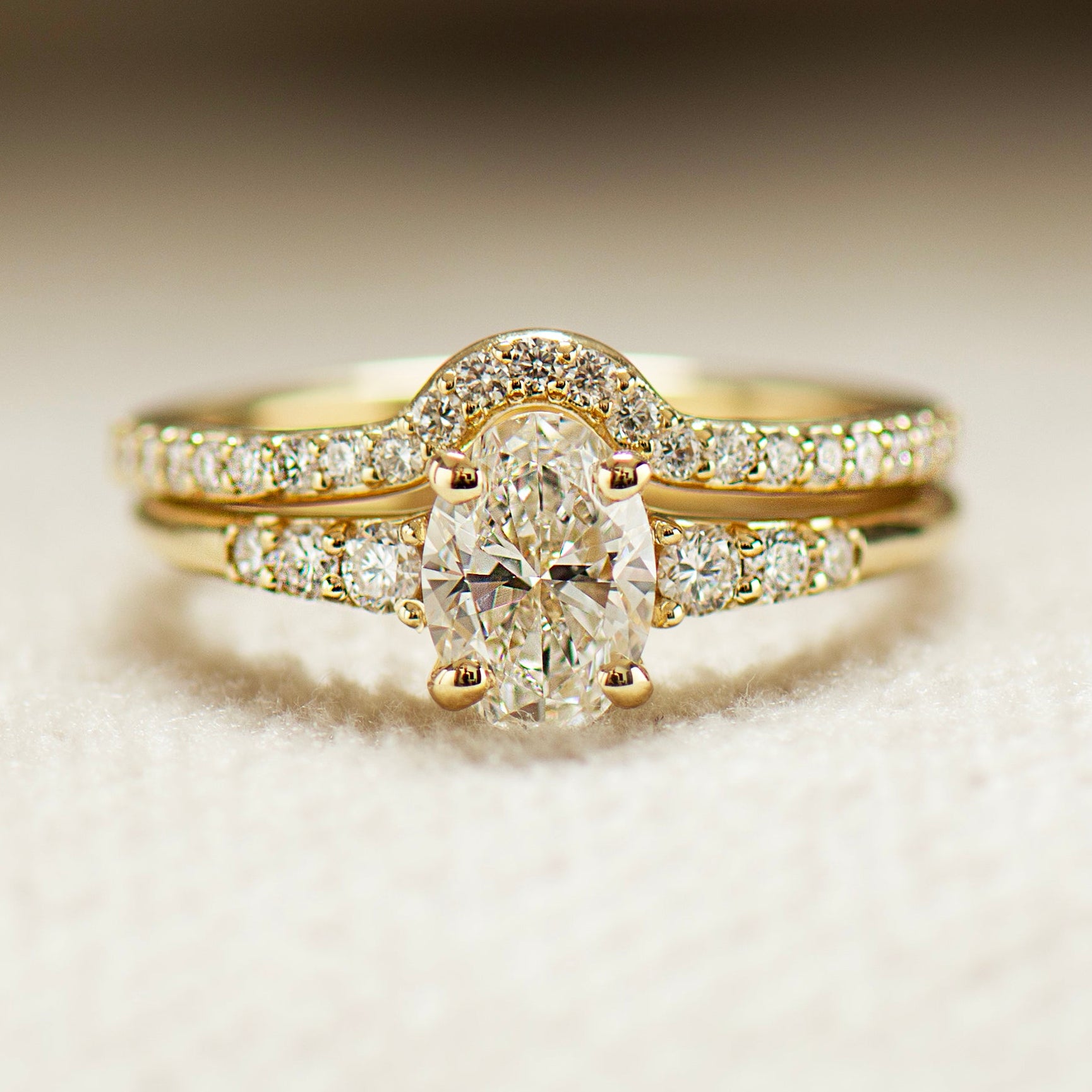 Tapered Oval Engagement Set