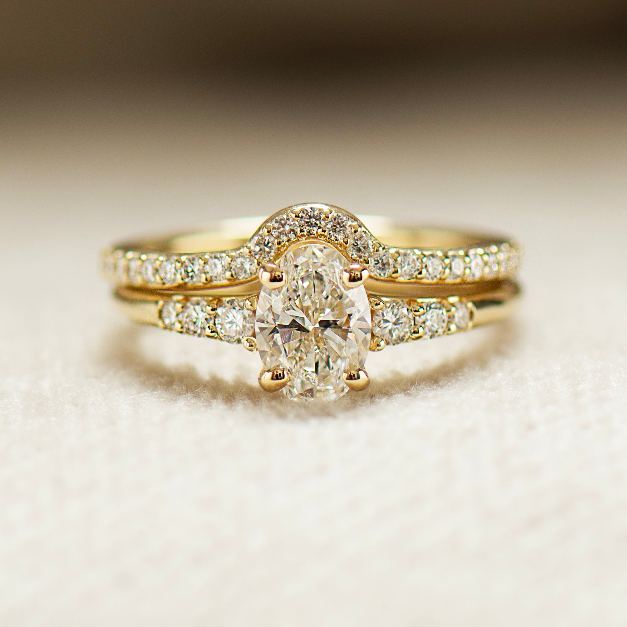 Tapered Oval Engagement Set