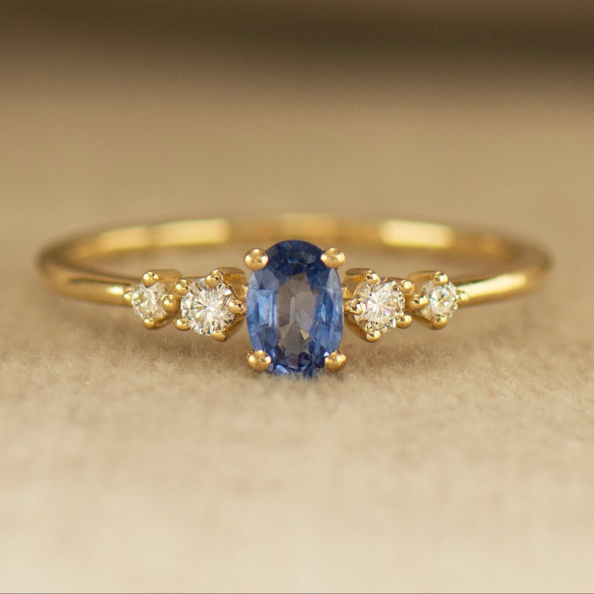 Bright Blue Sapphire Ring | Engagement Rings | Nir Oliva Jewelry